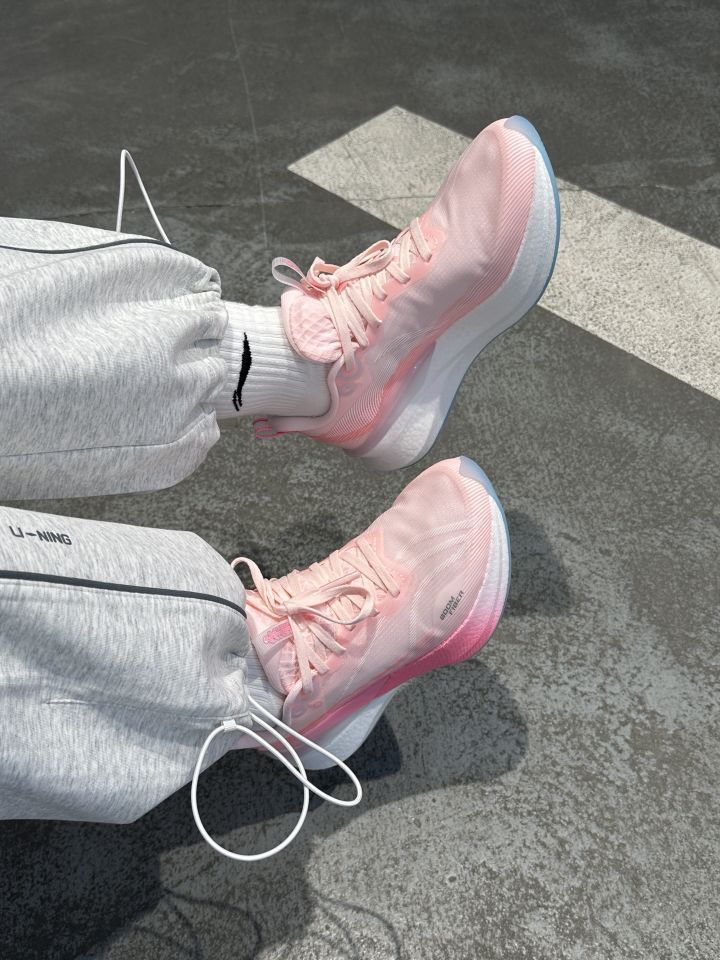 彻底被赤兔8PRO这双樱花粉的锡马配色折服！