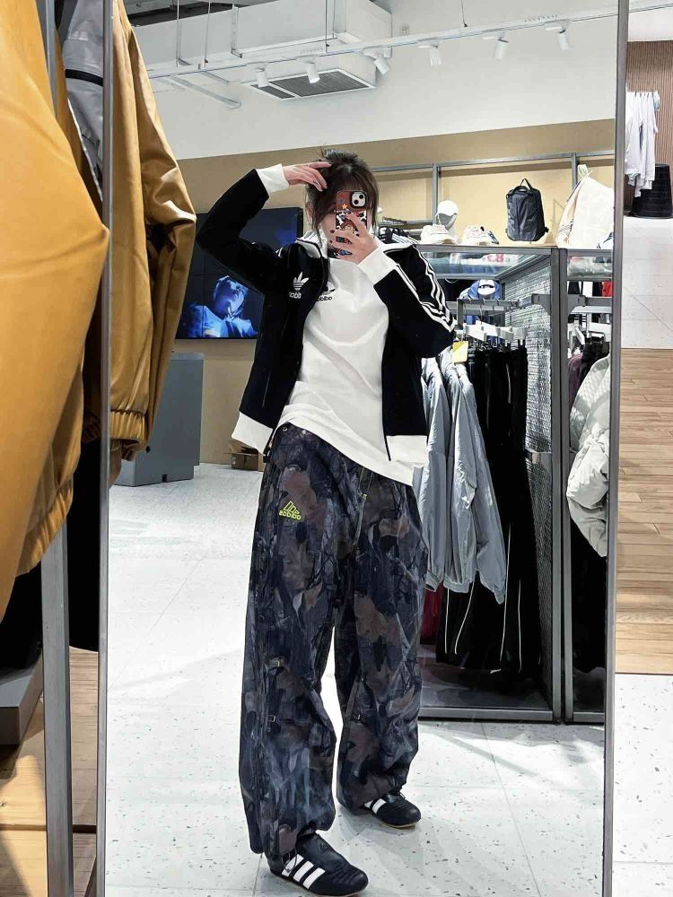 解锁时尚密码：运动风穿搭无限可能"