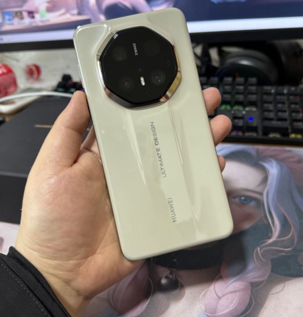 非凡大师，辨识度设计很顶级，红陶瓷配合金