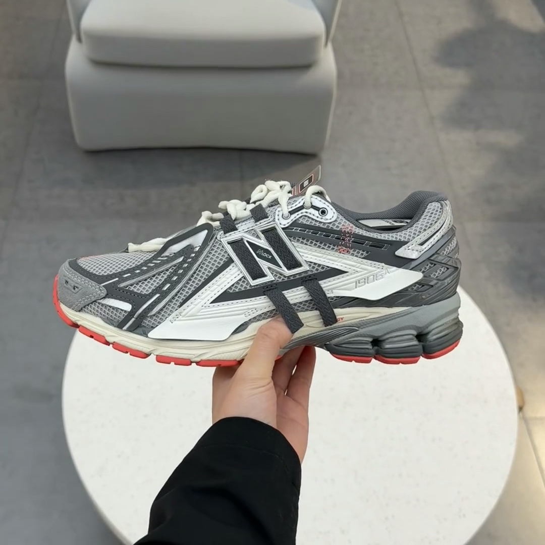 New Balance1906A