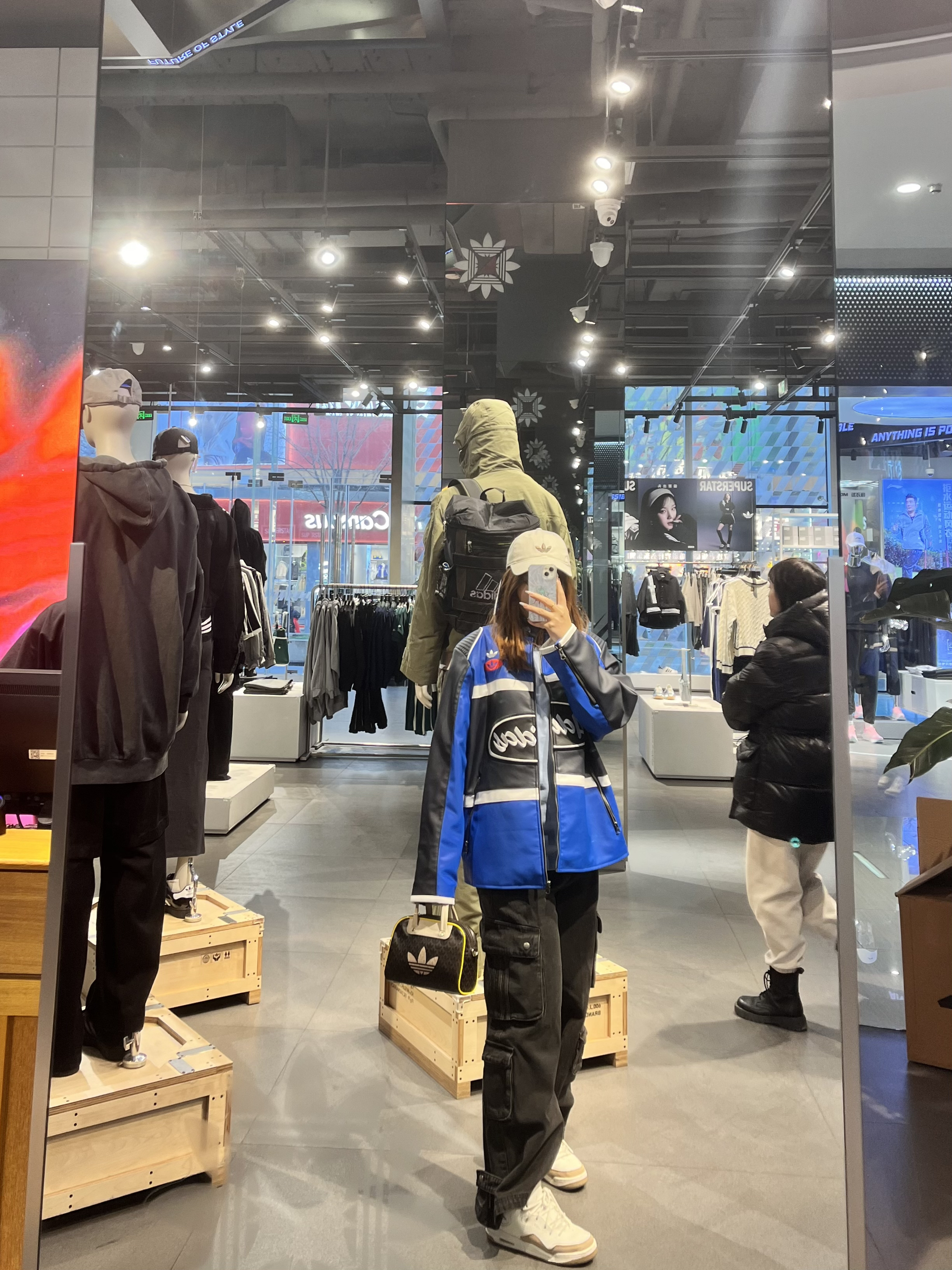 adidas的衣服简直越来越好看了！！！！