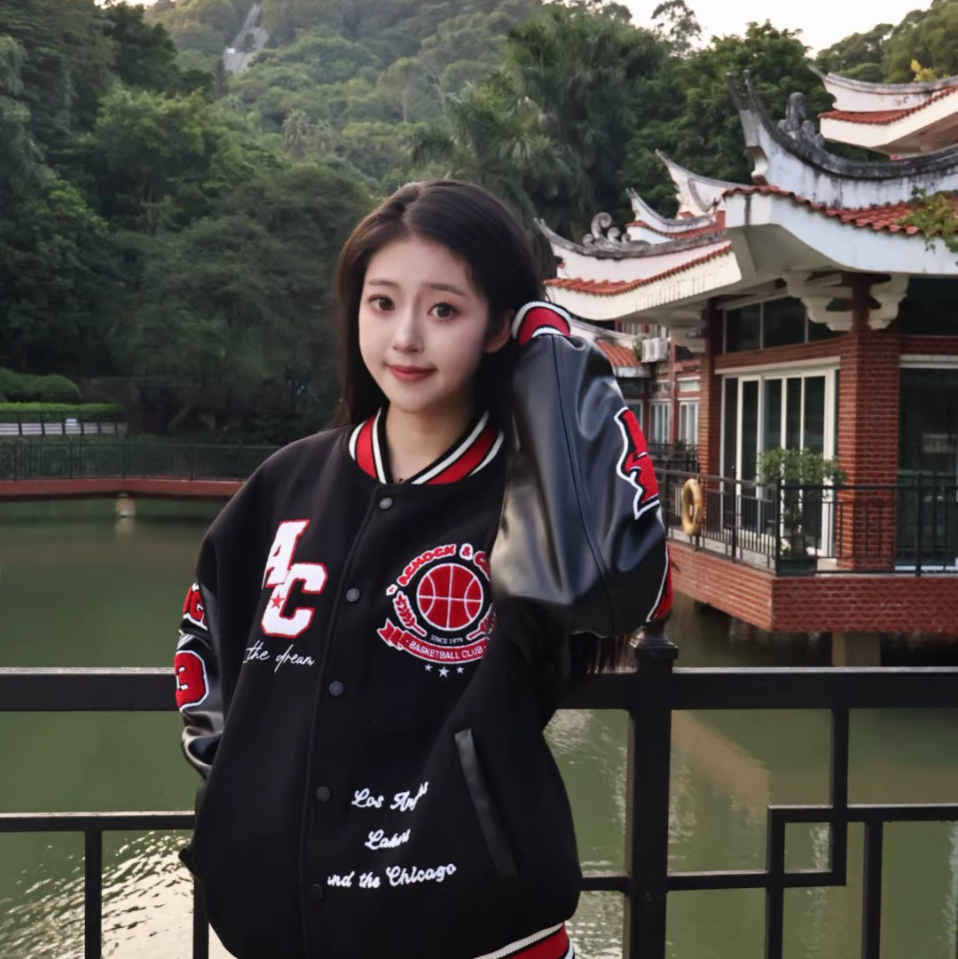 滑到我了Achock这件棒球服别太好看！！