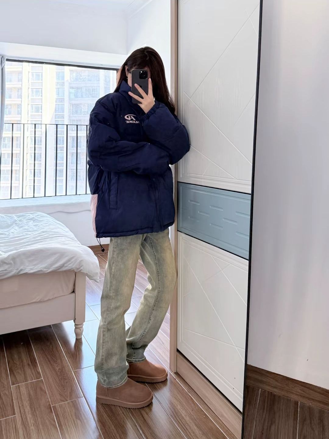 哇塞！这条牛仔裤也太显腿长了吧