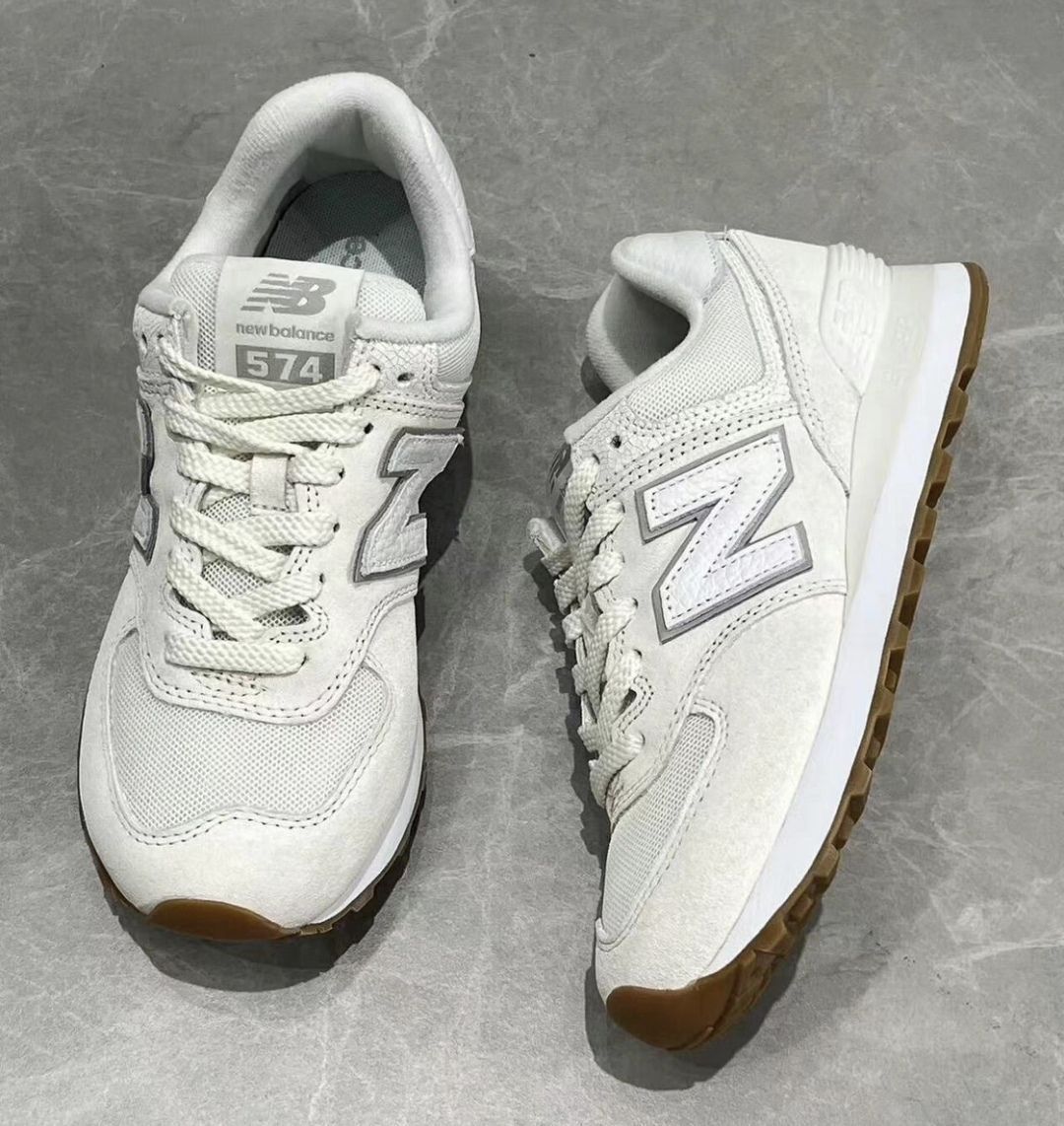 【574白色上脚封神|这双鞋在悄悄重组你的DNA】