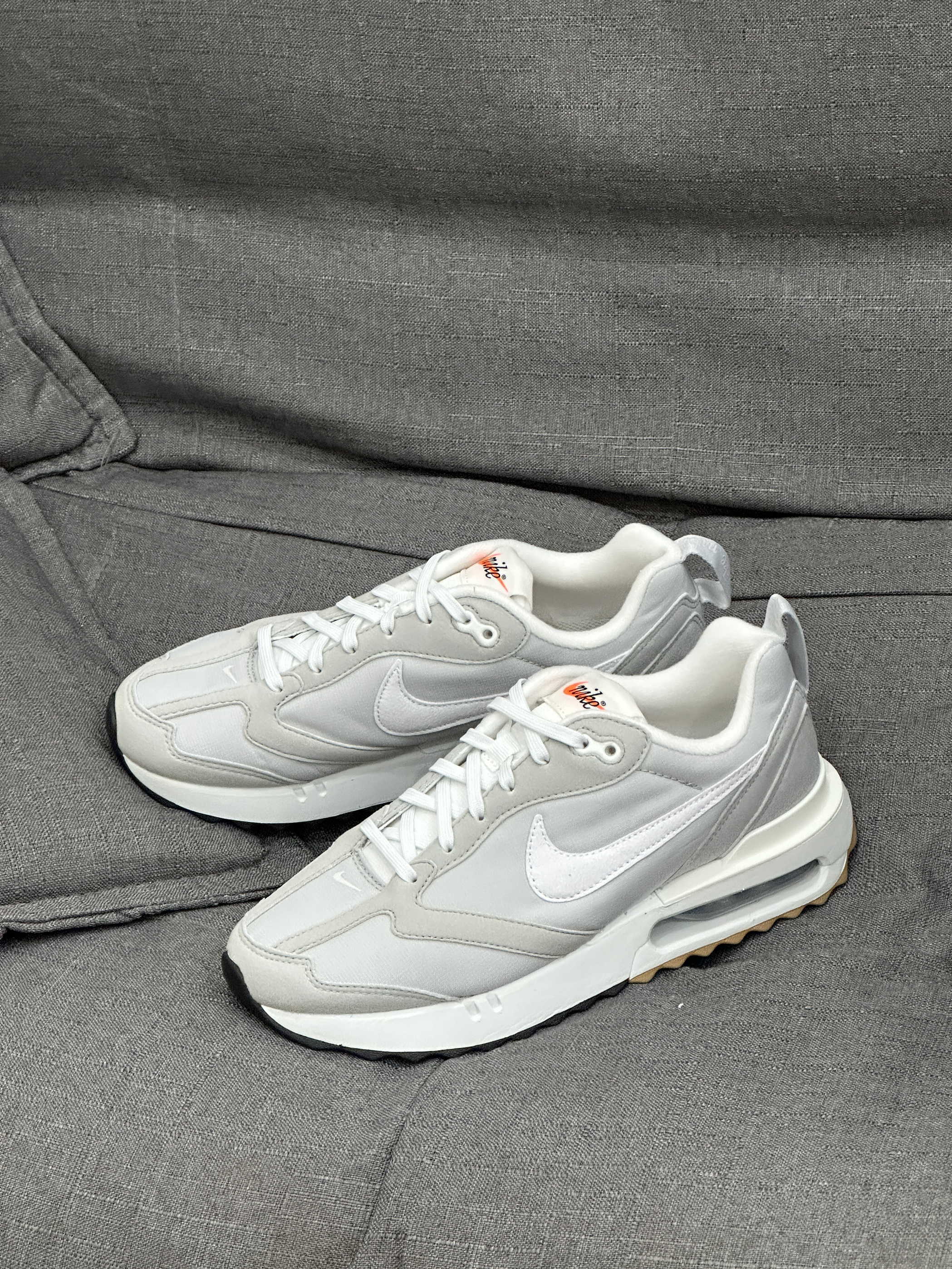 无法拒绝的秋日时尚鞋2⃣️  ｜  Nike Air Max Dawn 灰白🩶🤍