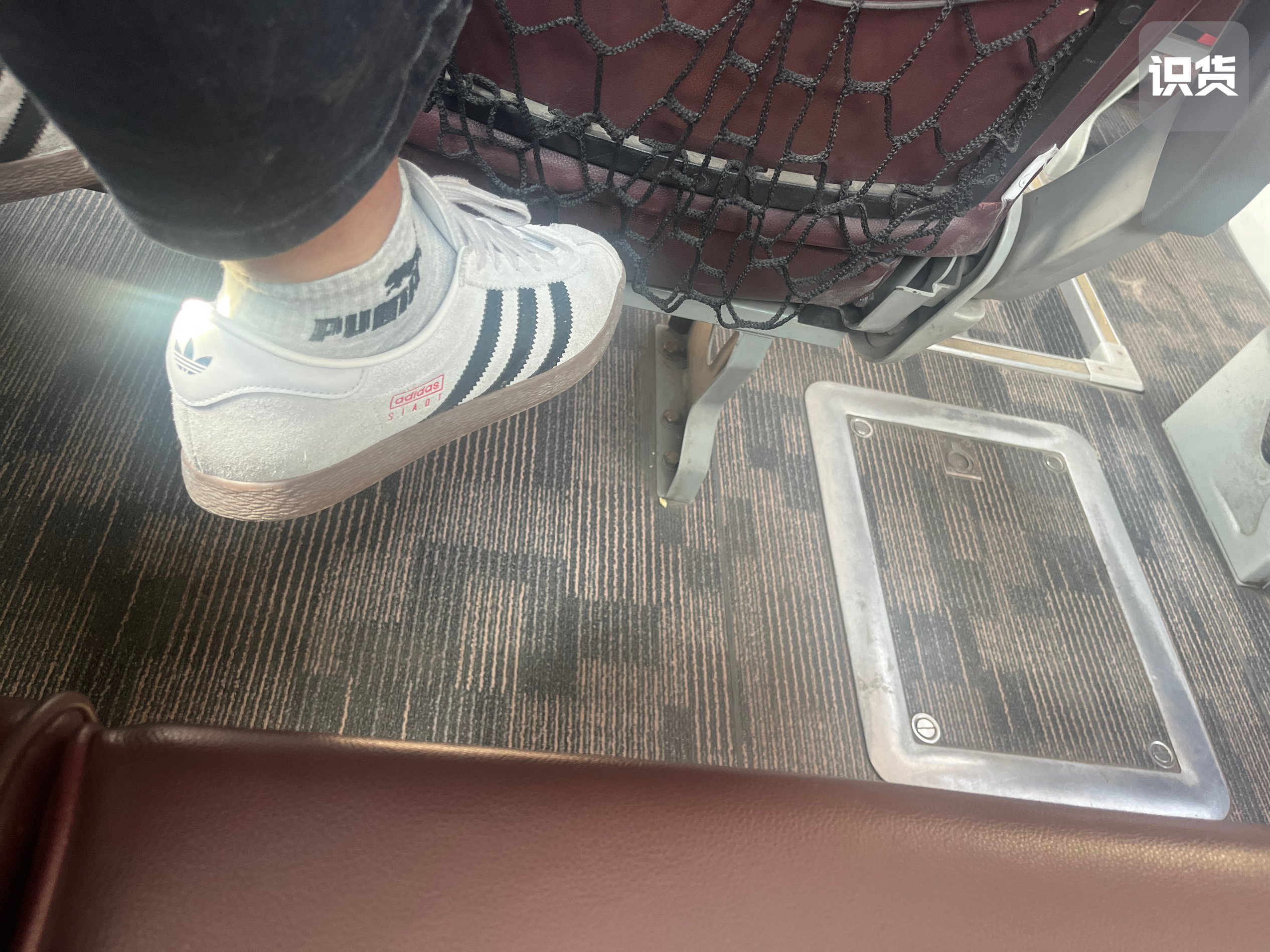 质量非常的好上脚非常的舒服走路也很舒服