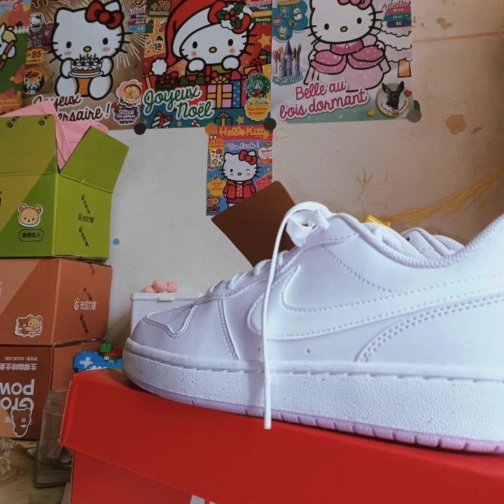  NIKE