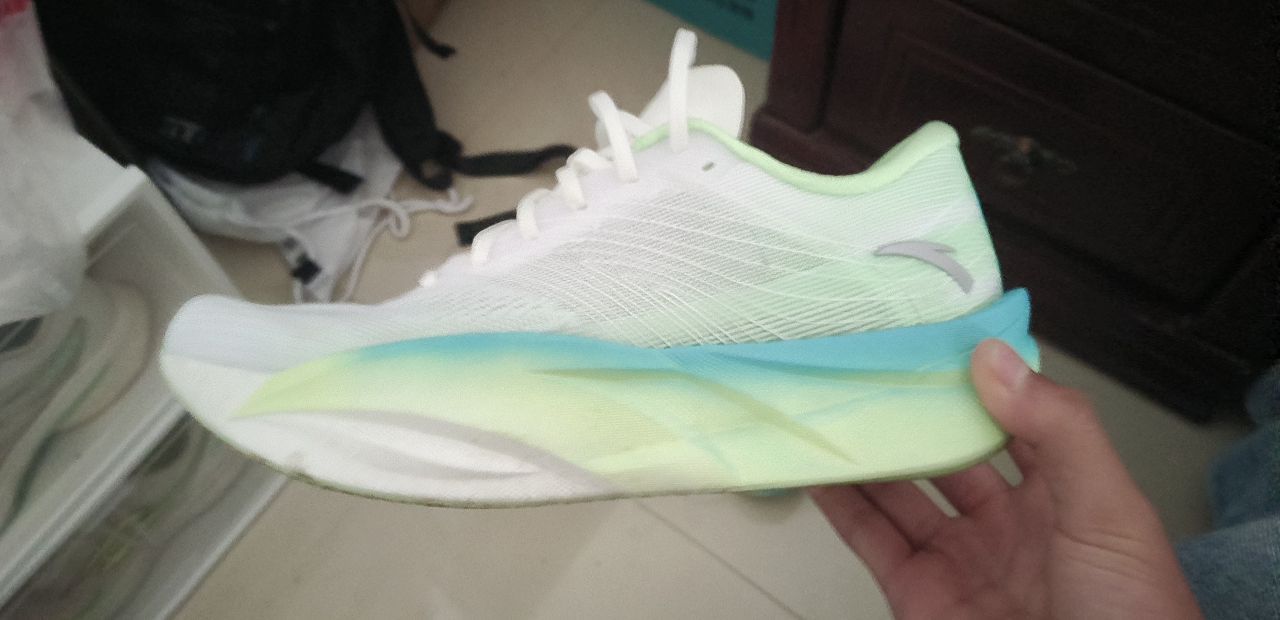 👟球鞋名称：c2026

📌是否偏码【偏