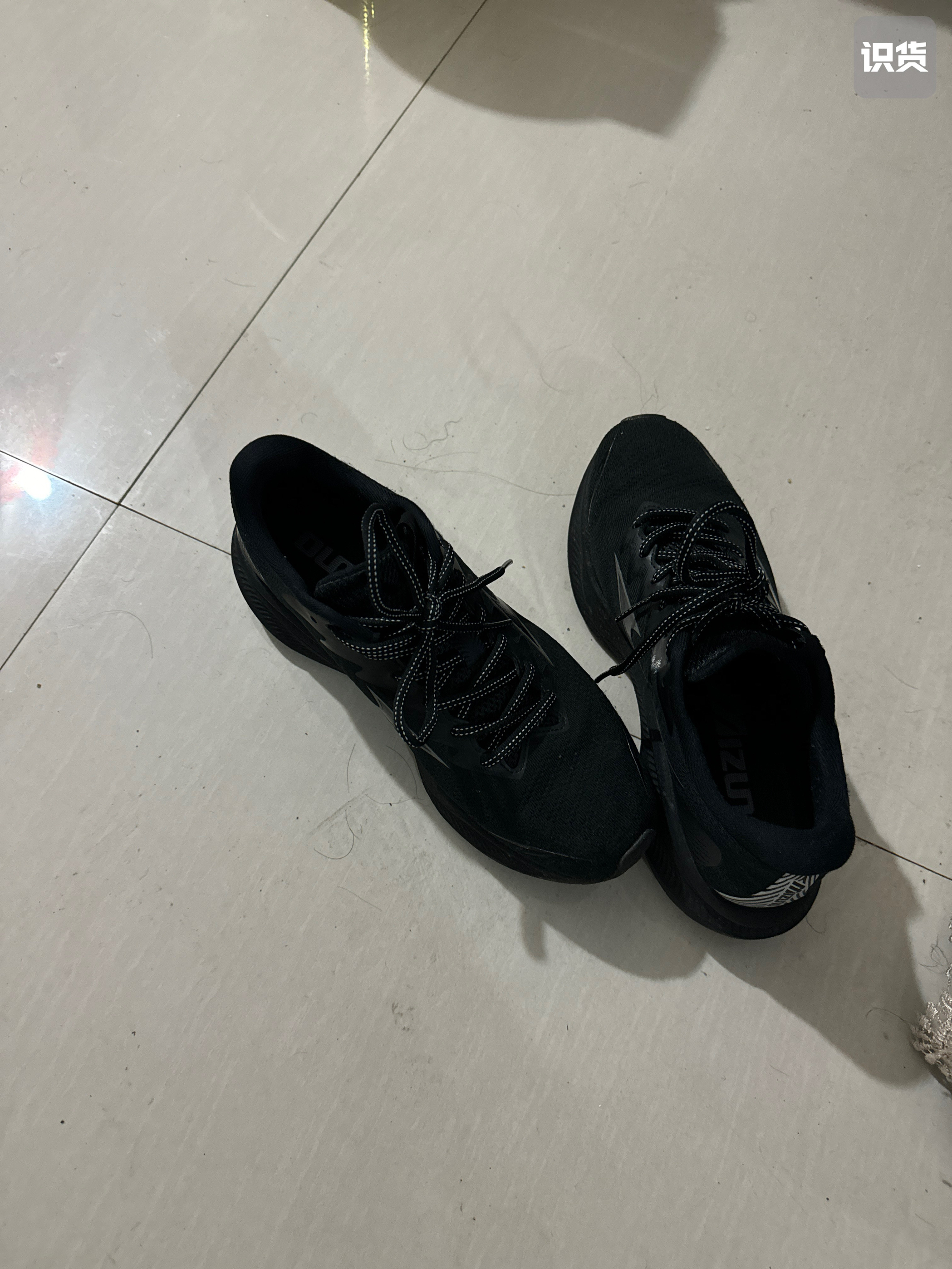 脚感舒服好穿，新鞋也没有异味，美津浓确实
