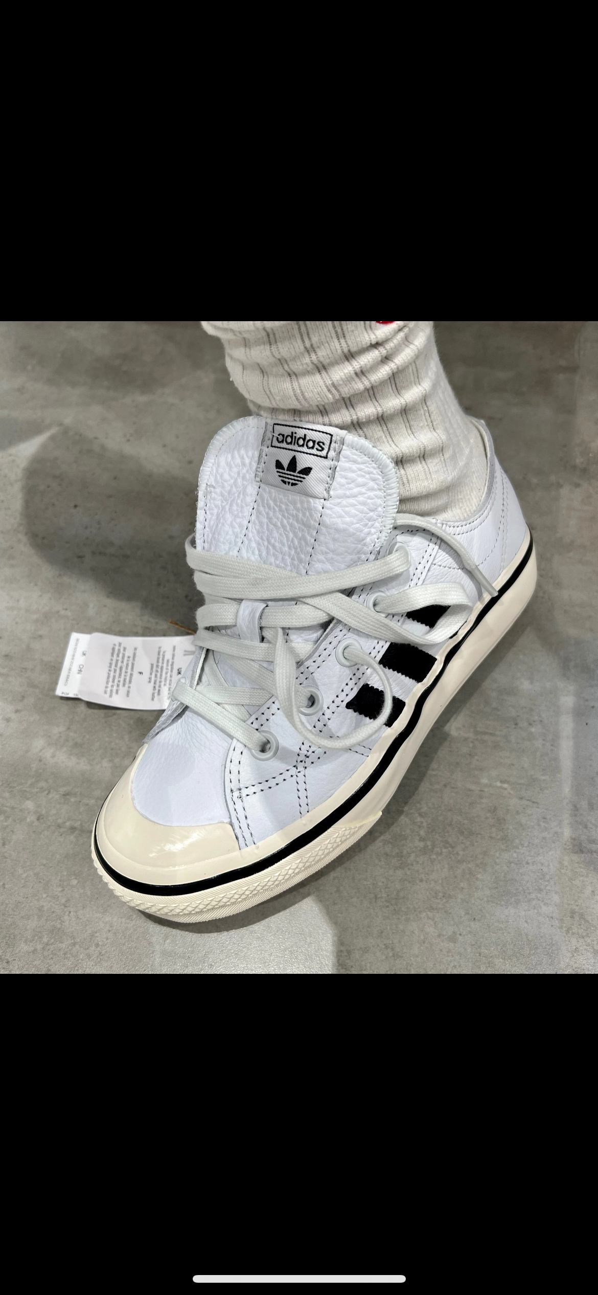 一百块买的阿迪达斯 这你受得了?