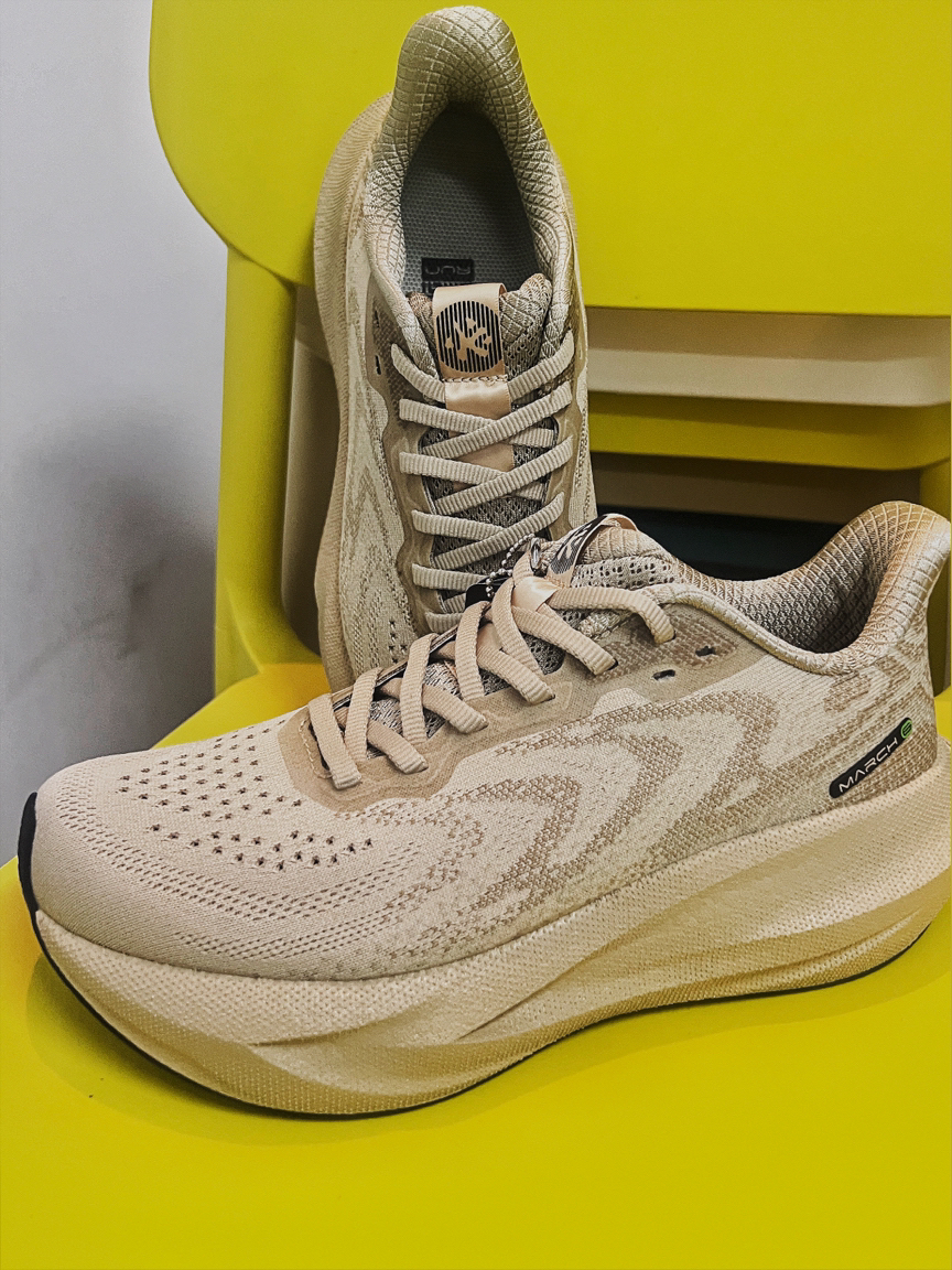 顶缓顶缓!!跑鞋再出新高度