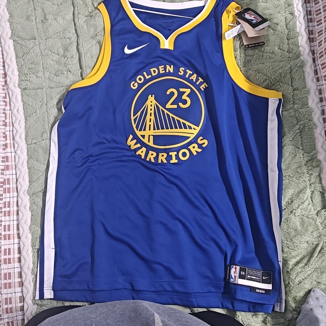 球衣经过鉴别是这个正品，快递也很快，从识