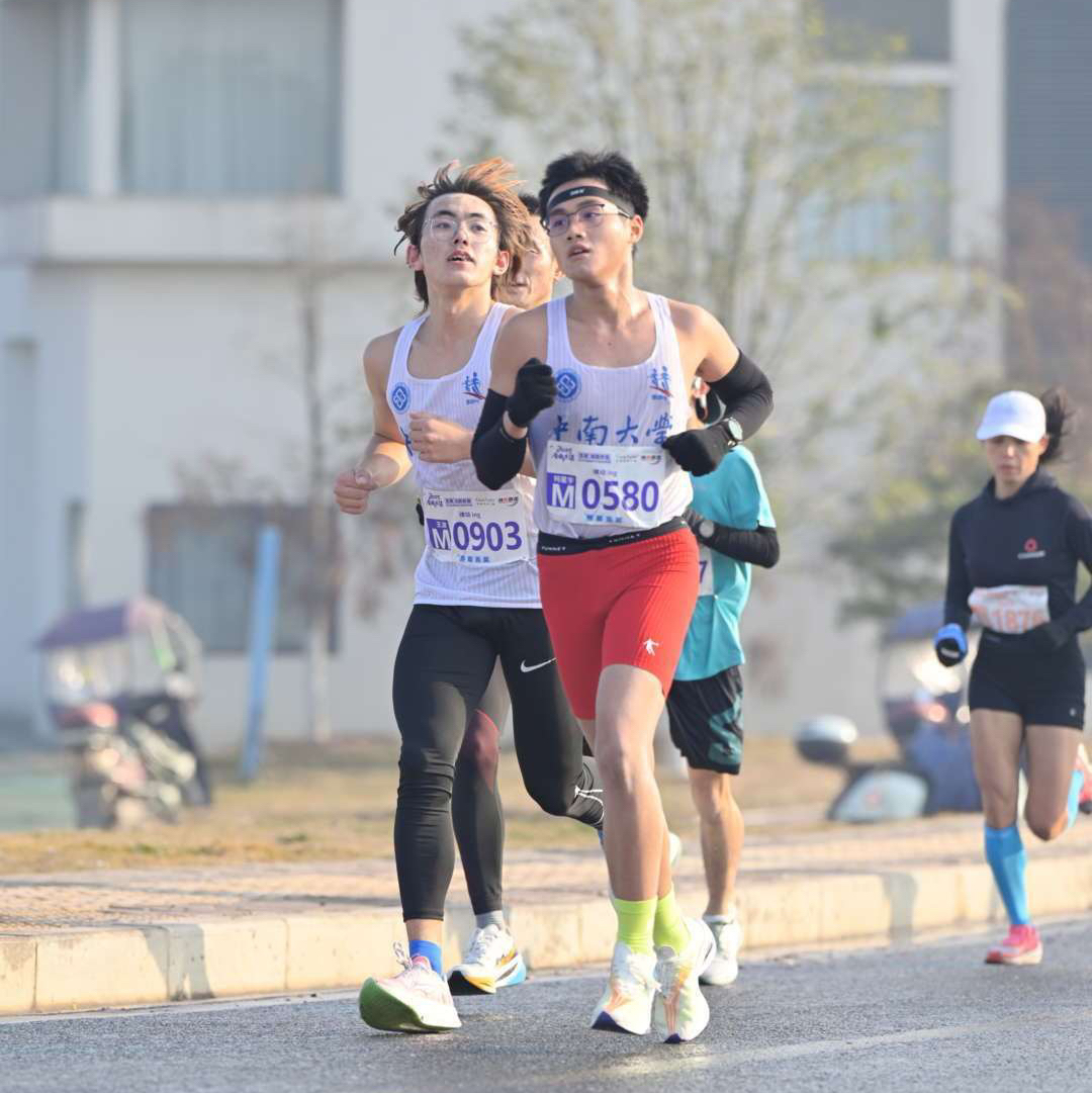 一条超级好穿的跑步神裤