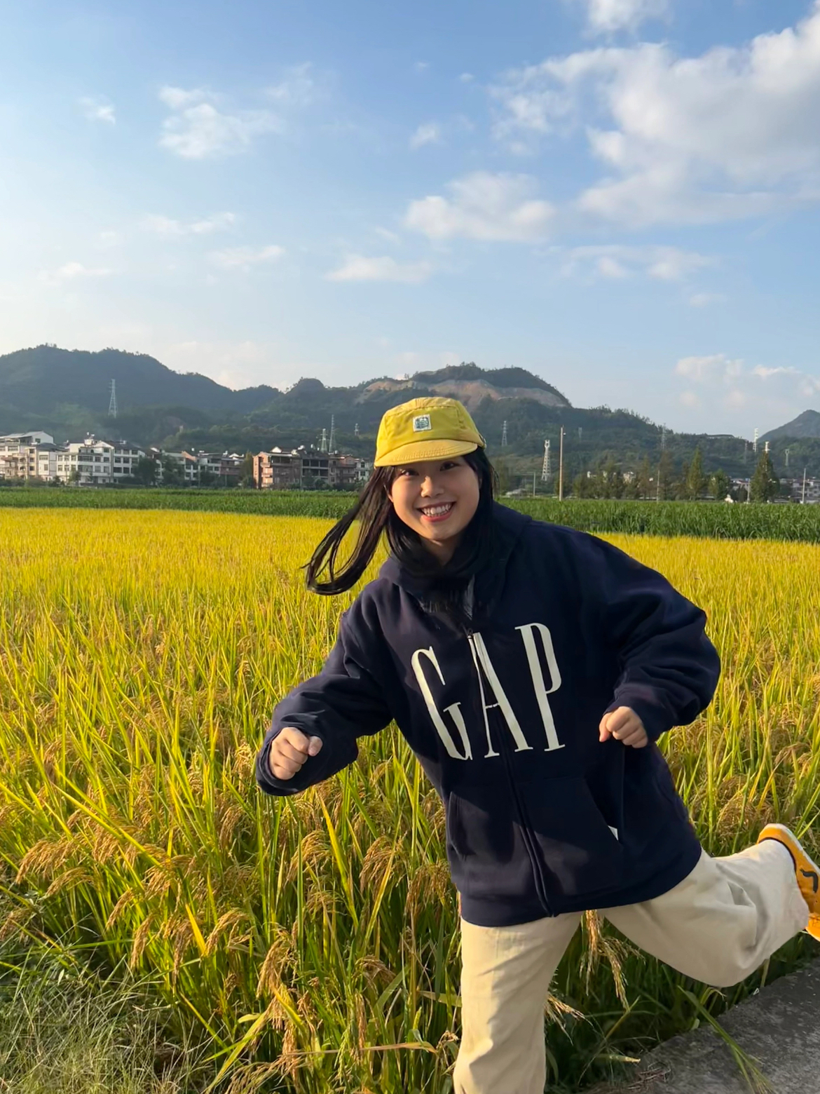 Gap 时尚简约的连帽卫衣