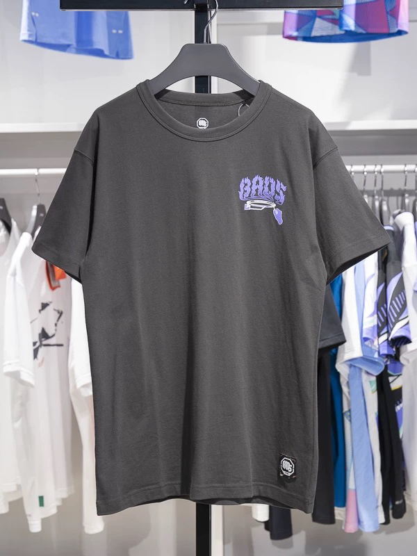 李宁 绝绝子T恤在这里