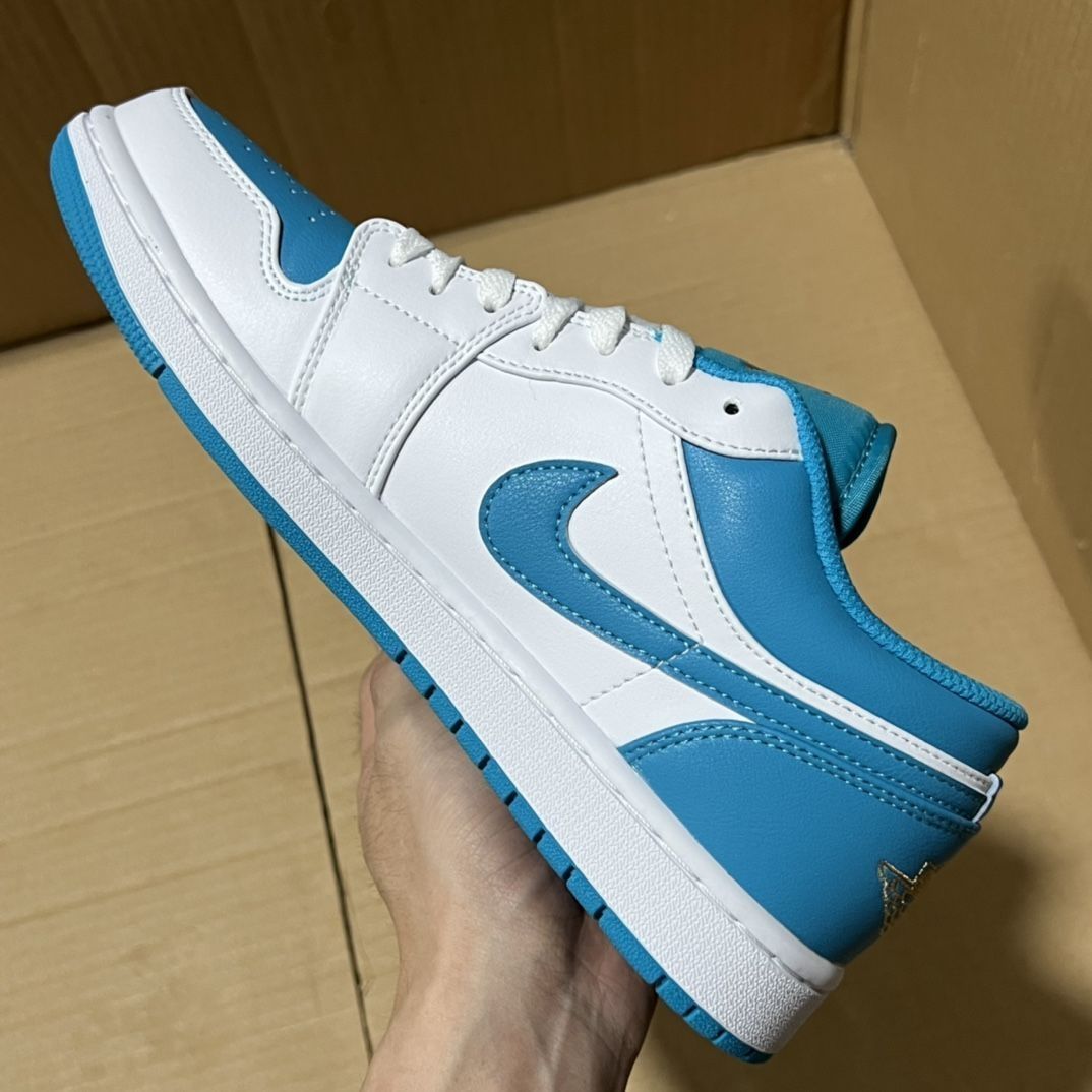 AJ1复古白蓝细节图
