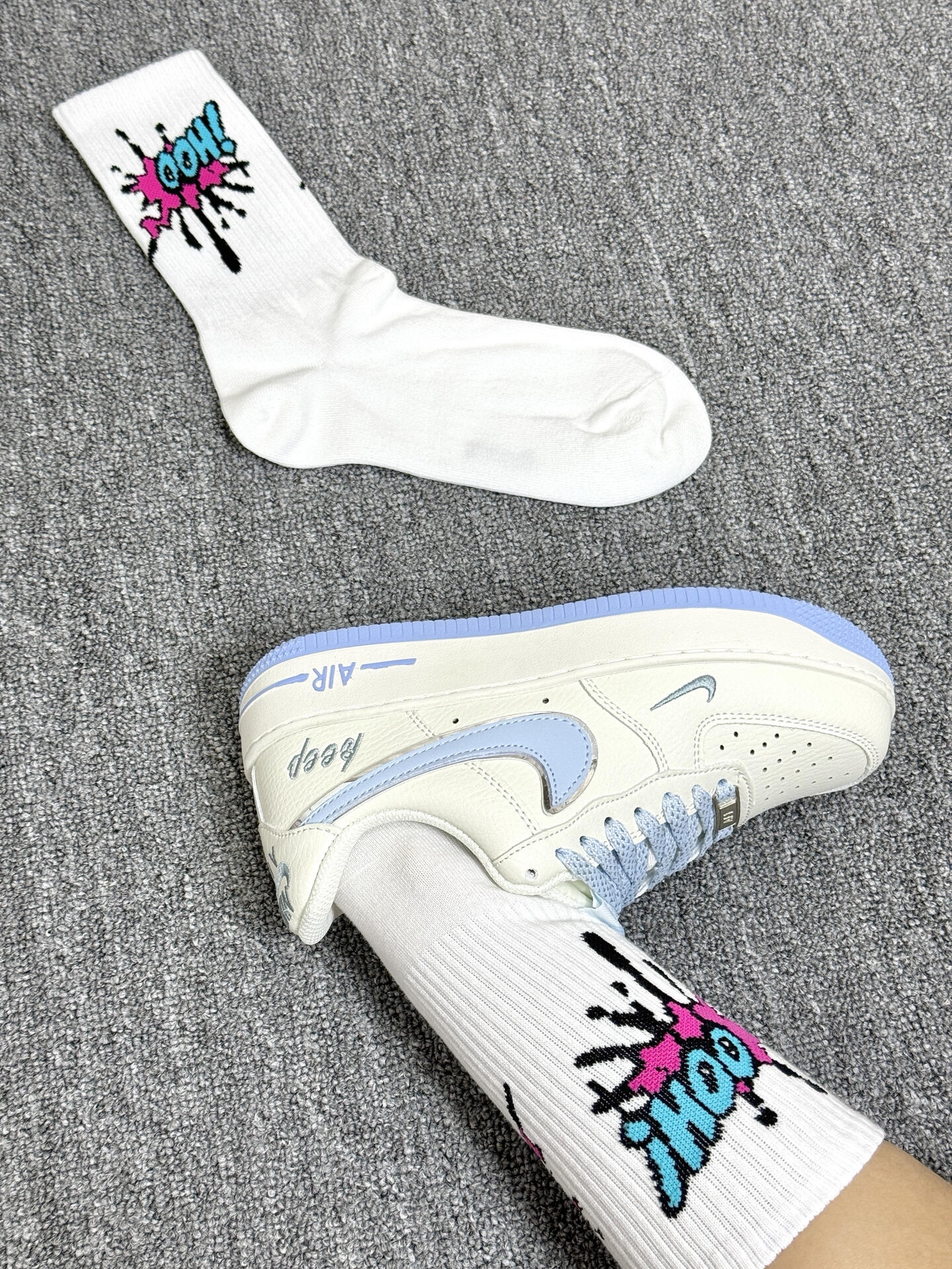 Wow！海盐蓝Nike🧊和我的新袜子好搭耶～