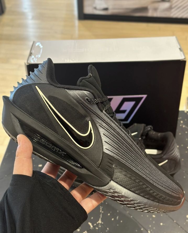 颠覆实战体验!Nike GT Cut 3 Turbo 深度解析:双层ZoomX+碳板的「性能怪兽」