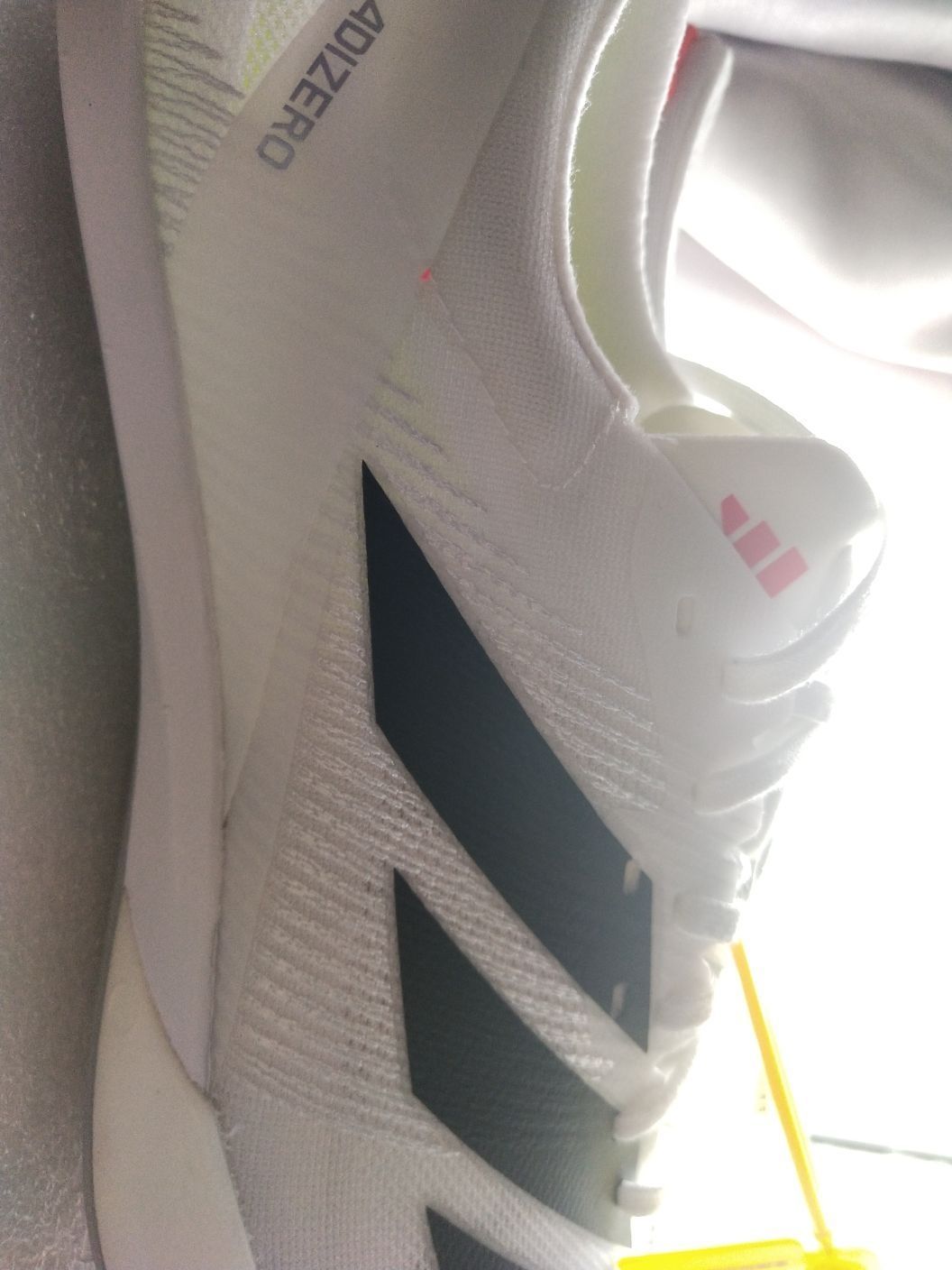 还没下地，看起来不错，包裹感挺强