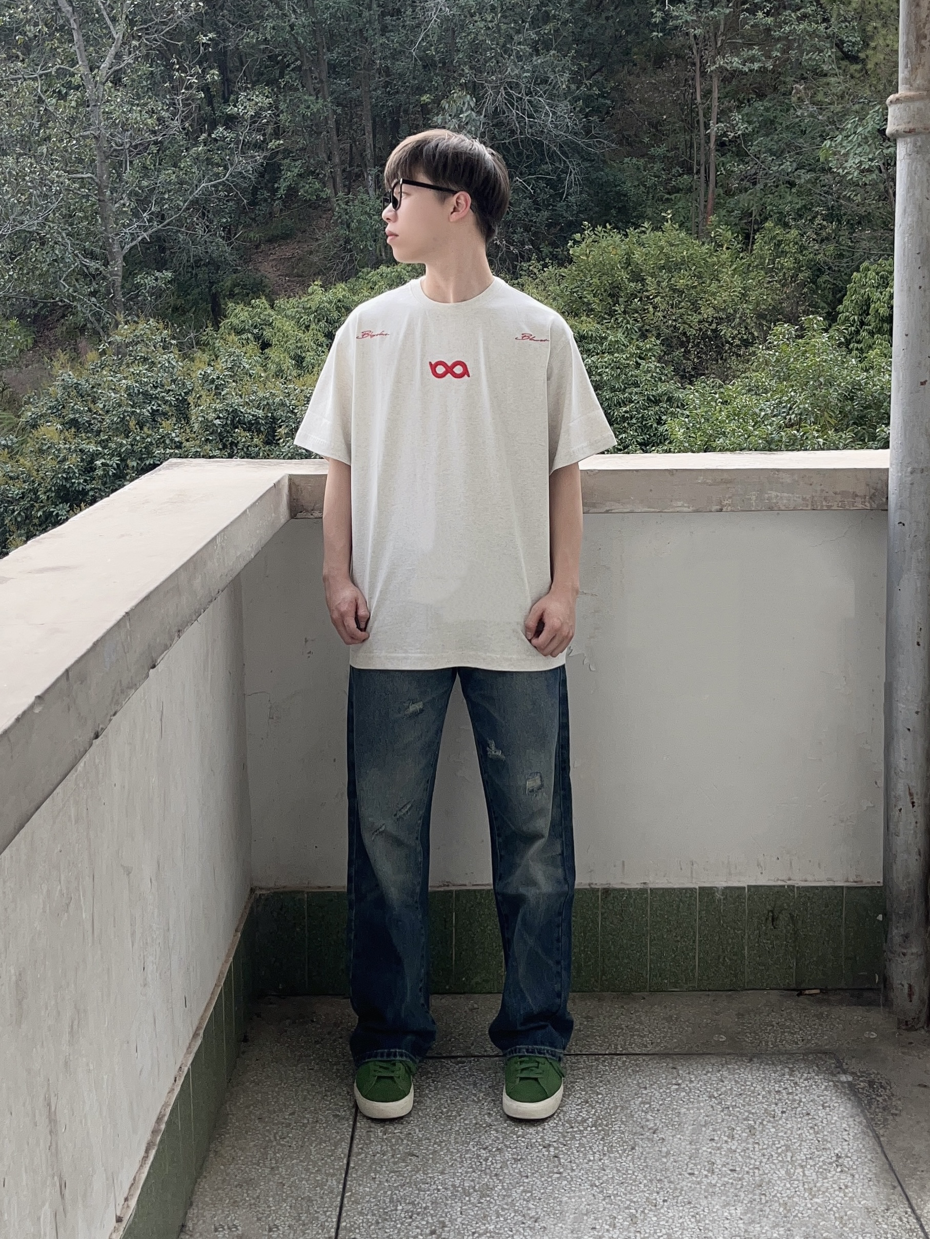 断开字莫比乌斯短袖很亮眼啊🤩