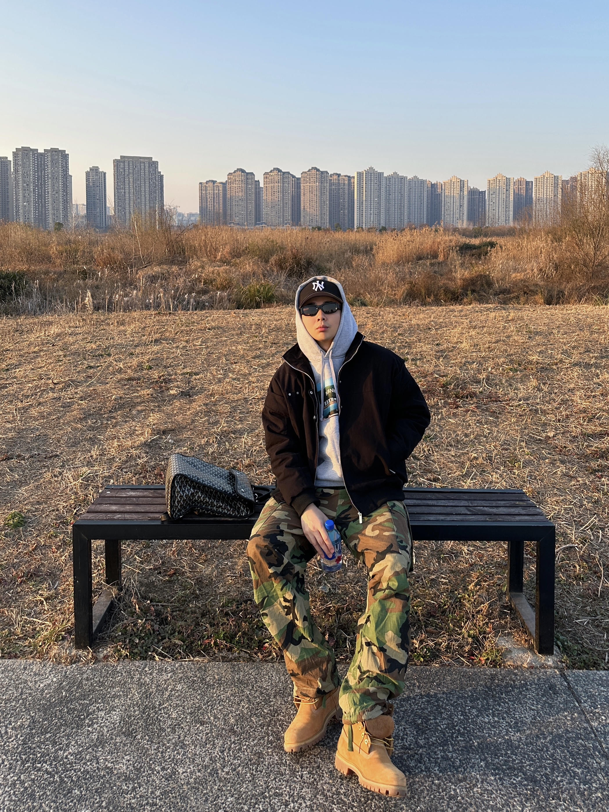 出来溜达晒太阳咯～