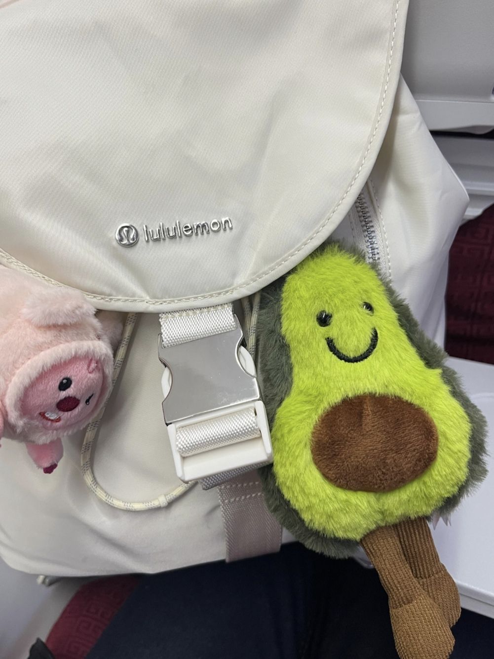 颜值高百搭！lulu双肩包开箱👜