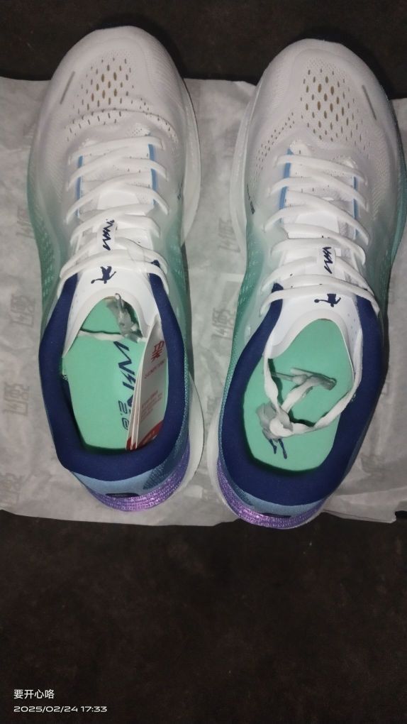 👟球鞋名称：

🔍分享理由：

🤔整体感