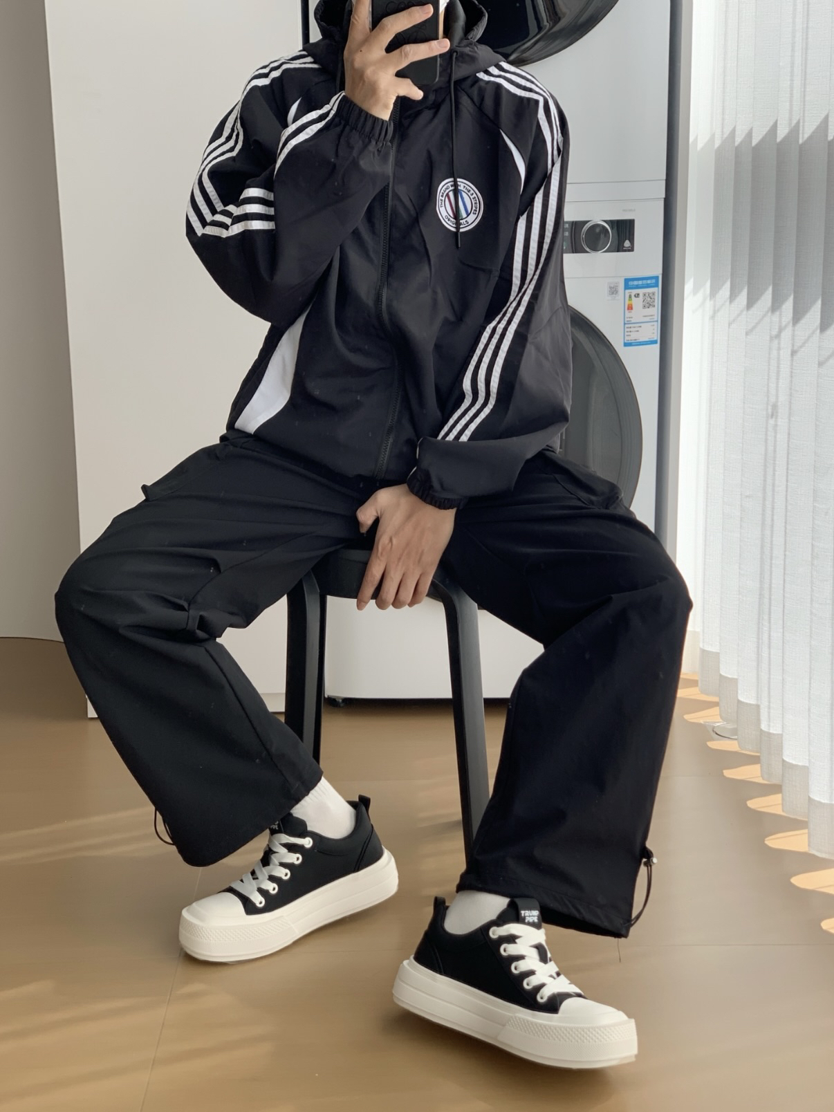 约会look简约黑白不出错