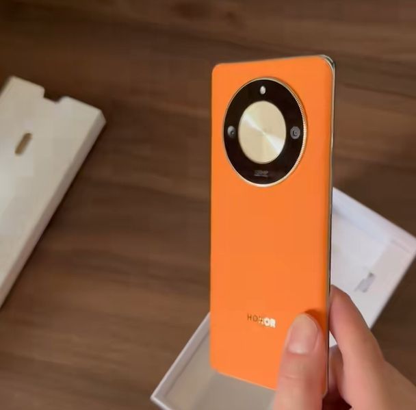荣耀X50凭啥能卖疯1500万台？如今12GB+256GB顶配版直接干到1299元！