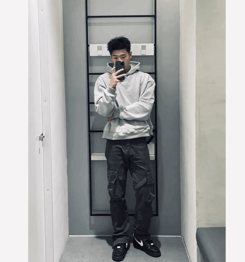 于我来说爱一个人就会愿意给他花钱 因为在我的认知里钱就是最好的东西