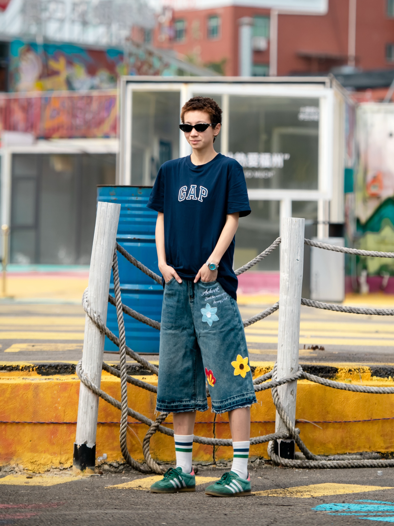 🌴【美式复古DNA动了！这件T恤把夏日氛围焊死在身上】👕✨