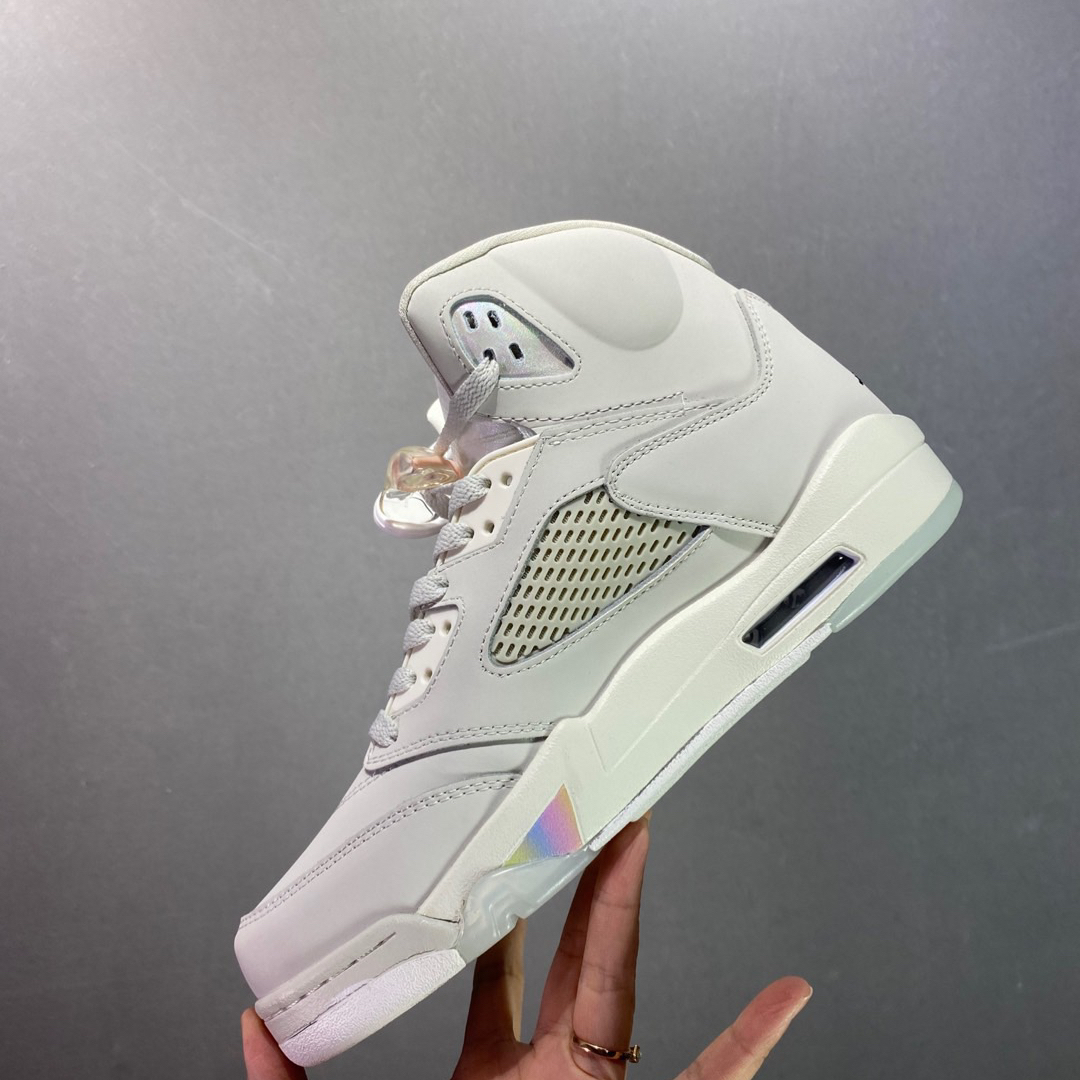 必看!这双Nike AJ5 开启梦幻潮流之旅!
