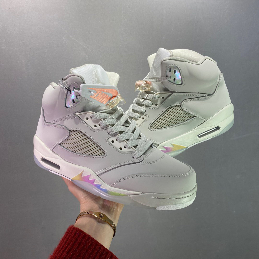 必看!这双Nike AJ5 开启梦幻潮流之旅!