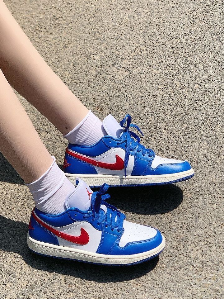 大学蓝邂逅红白,AJ1女款解锁运动休闲新风尚