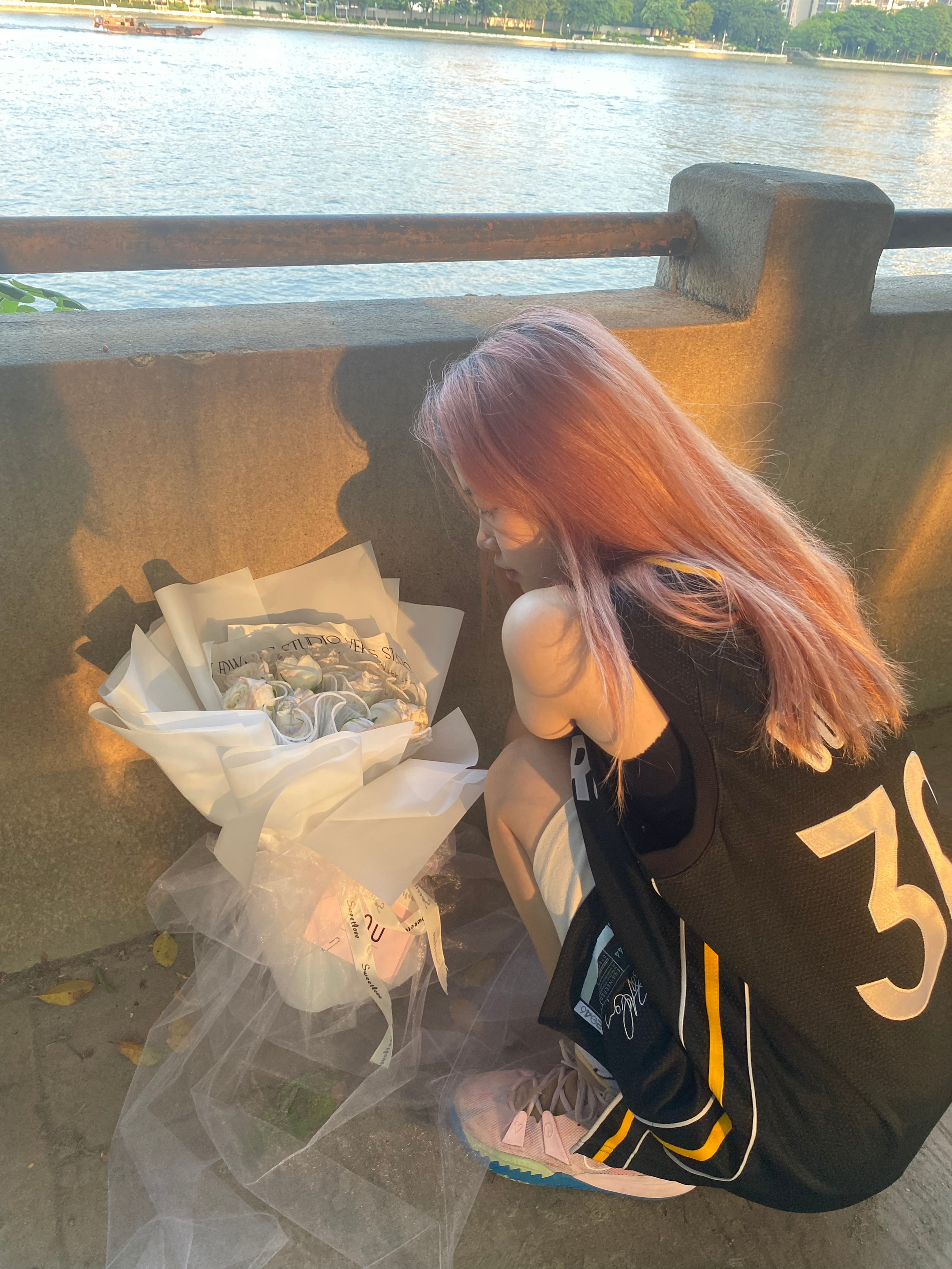 春天库里球衣和花🌷更配～