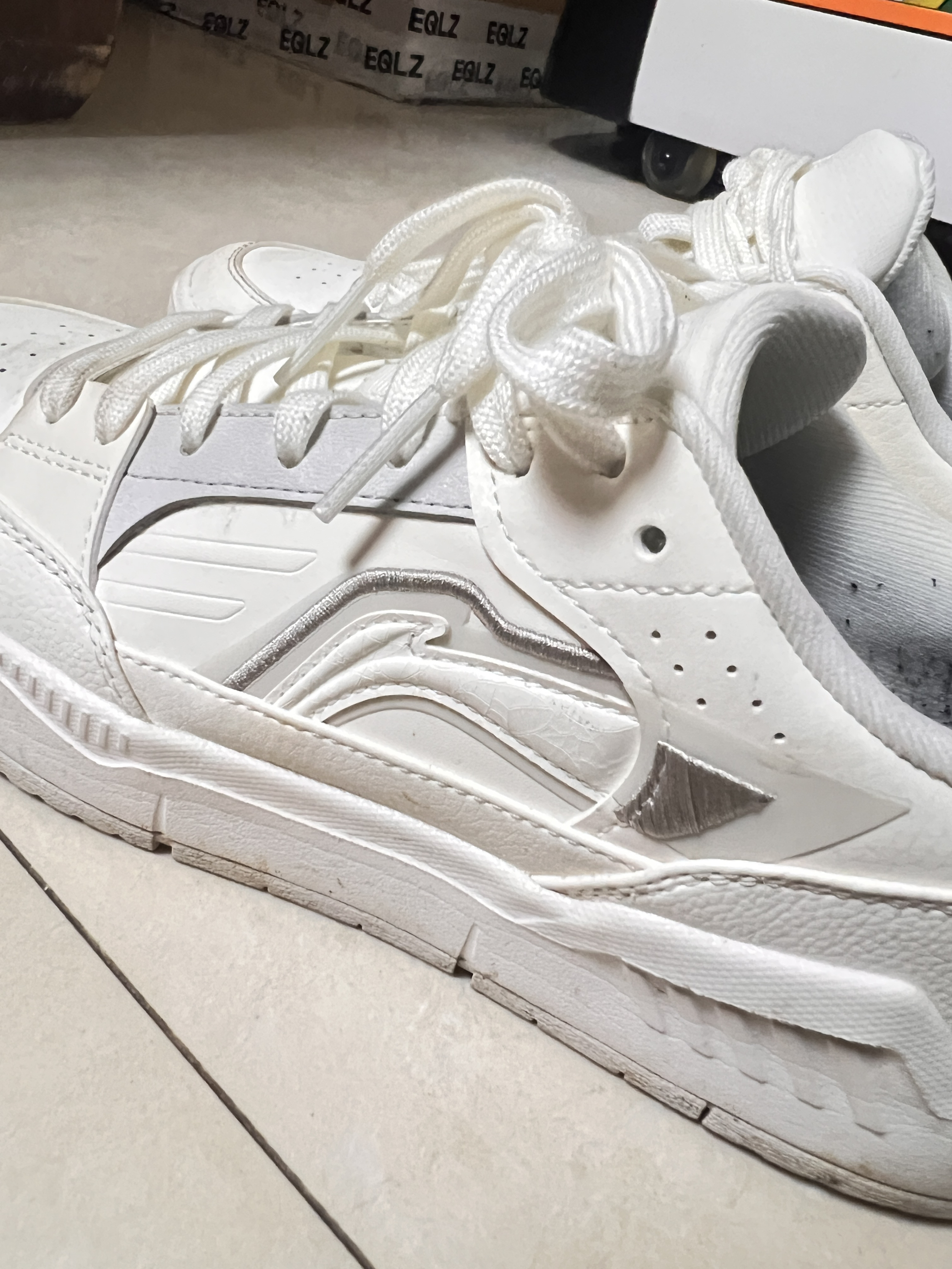 李宁小白鞋，男女同款👍