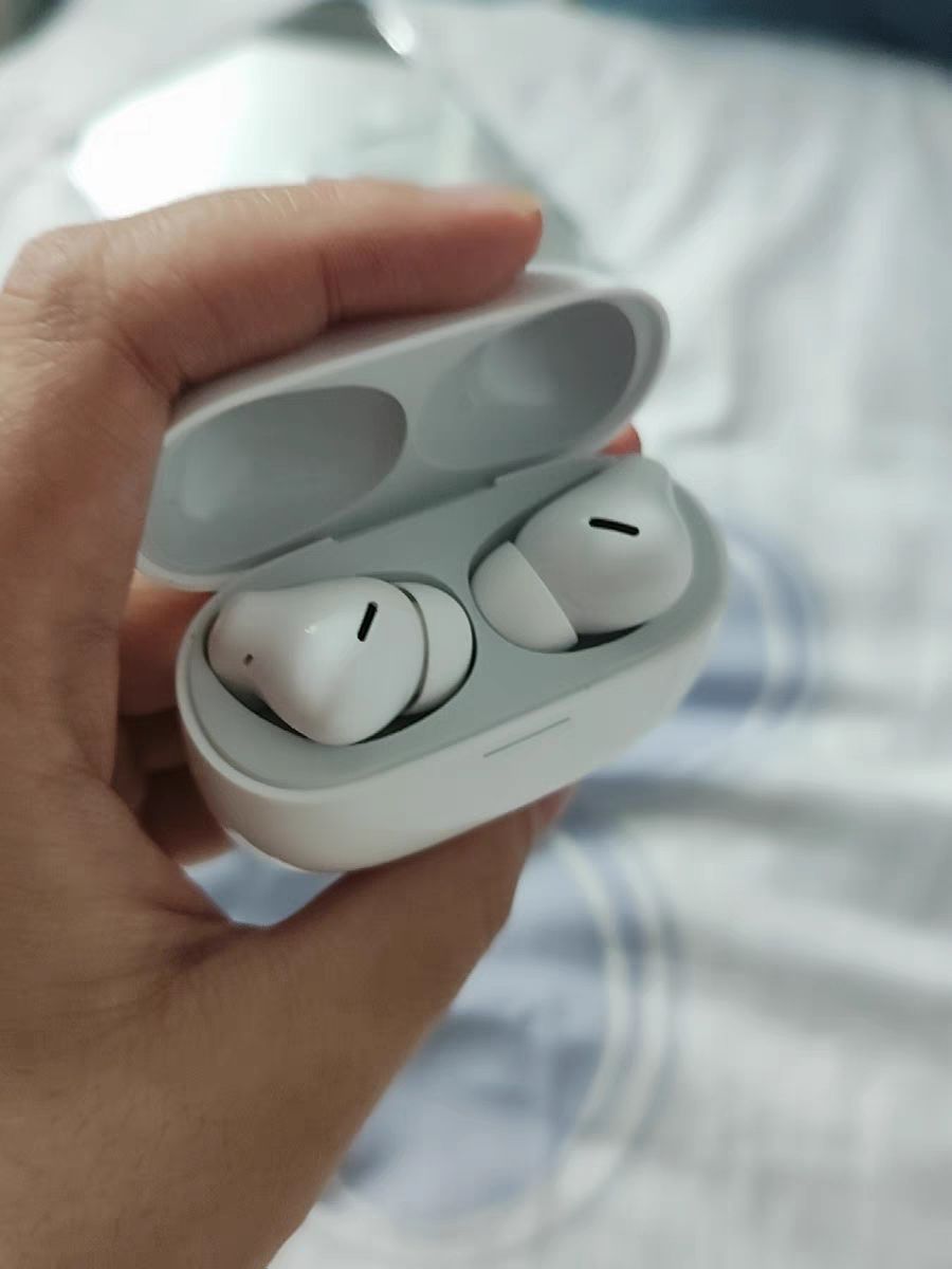 续航能力：不错可以听很长时间 而且外出出