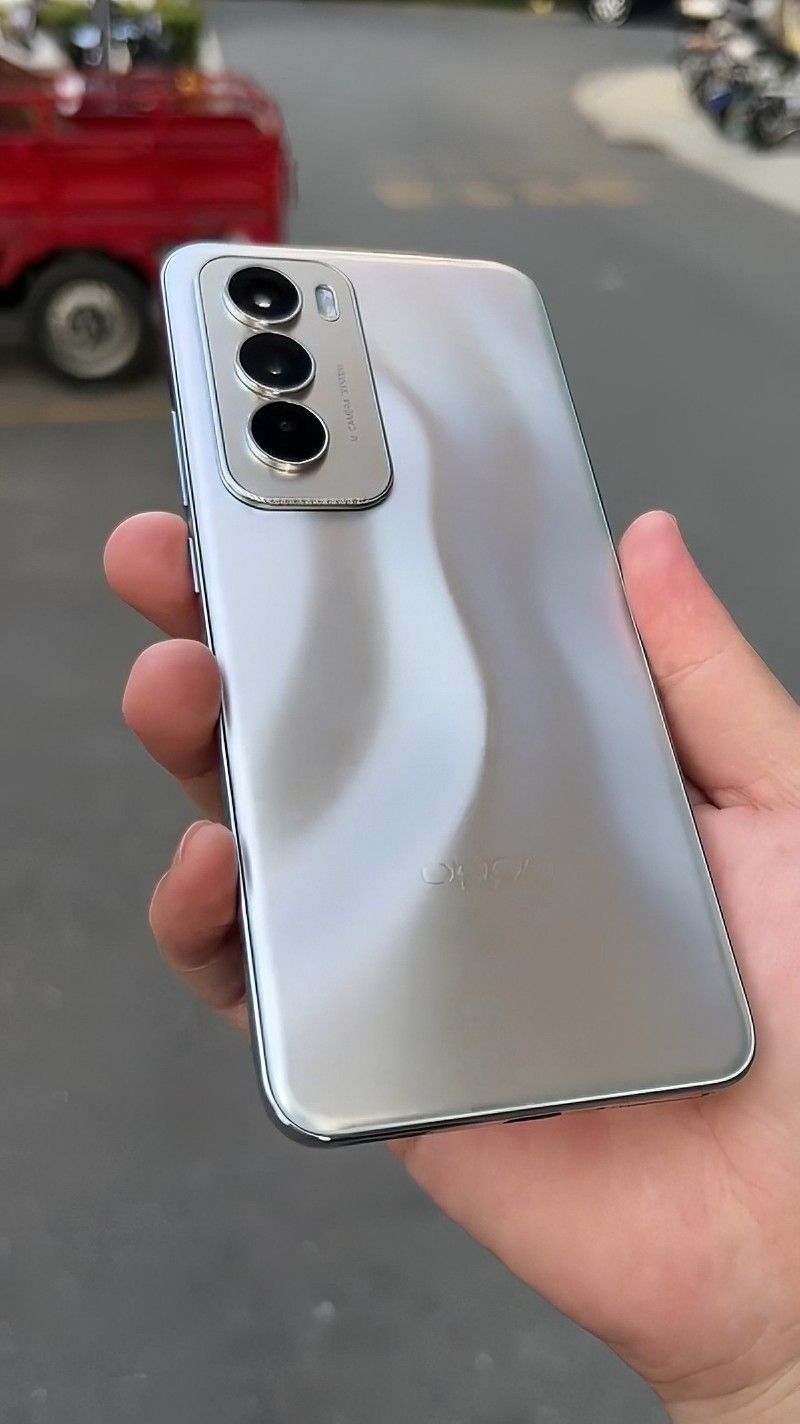 不是华为pura70买不起，而是OPPOreno12更有性价比
