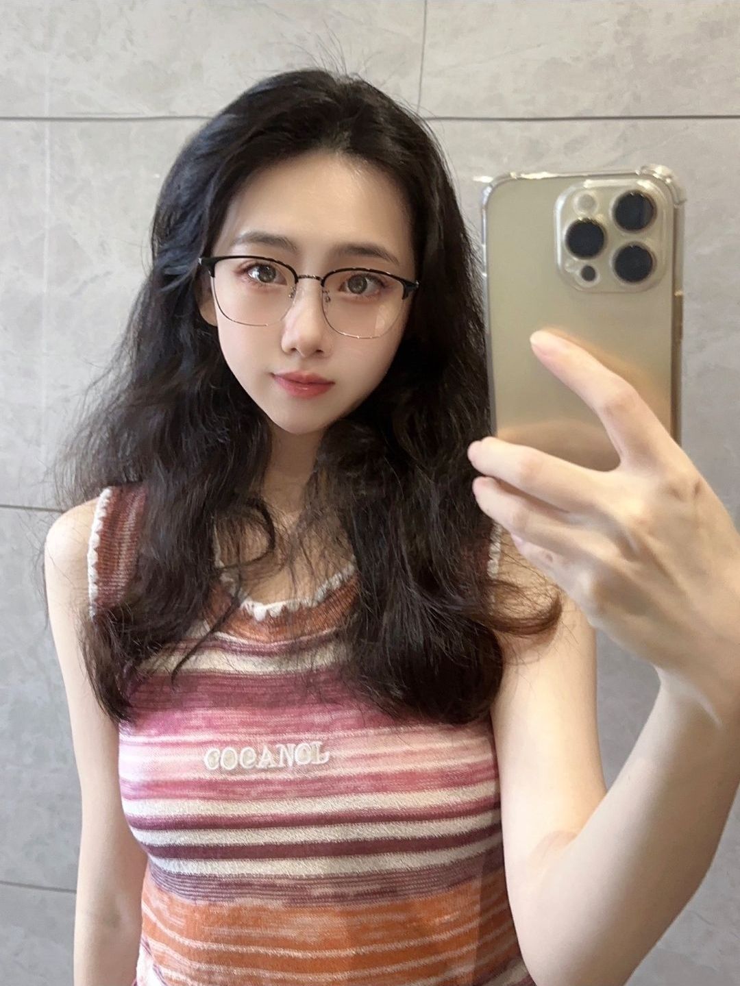 方圆脸适合什么眼镜