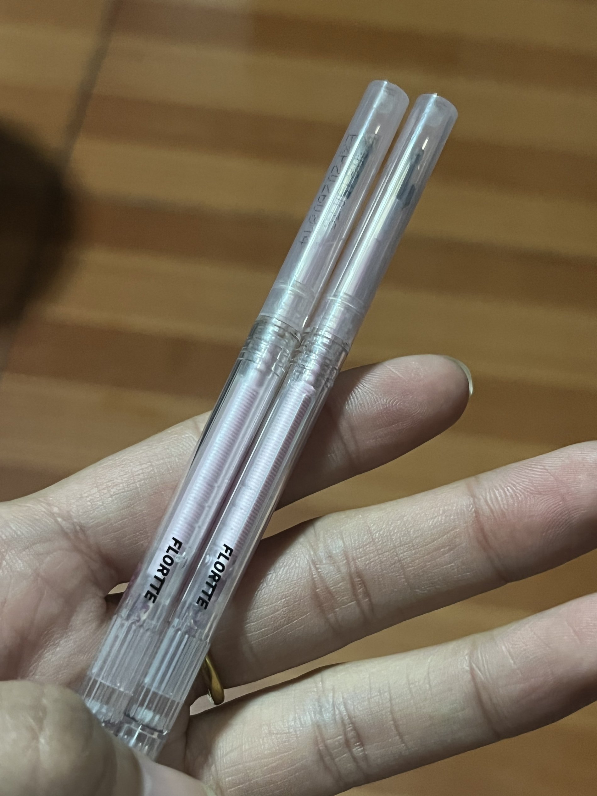 学生党无数次回购的眉笔