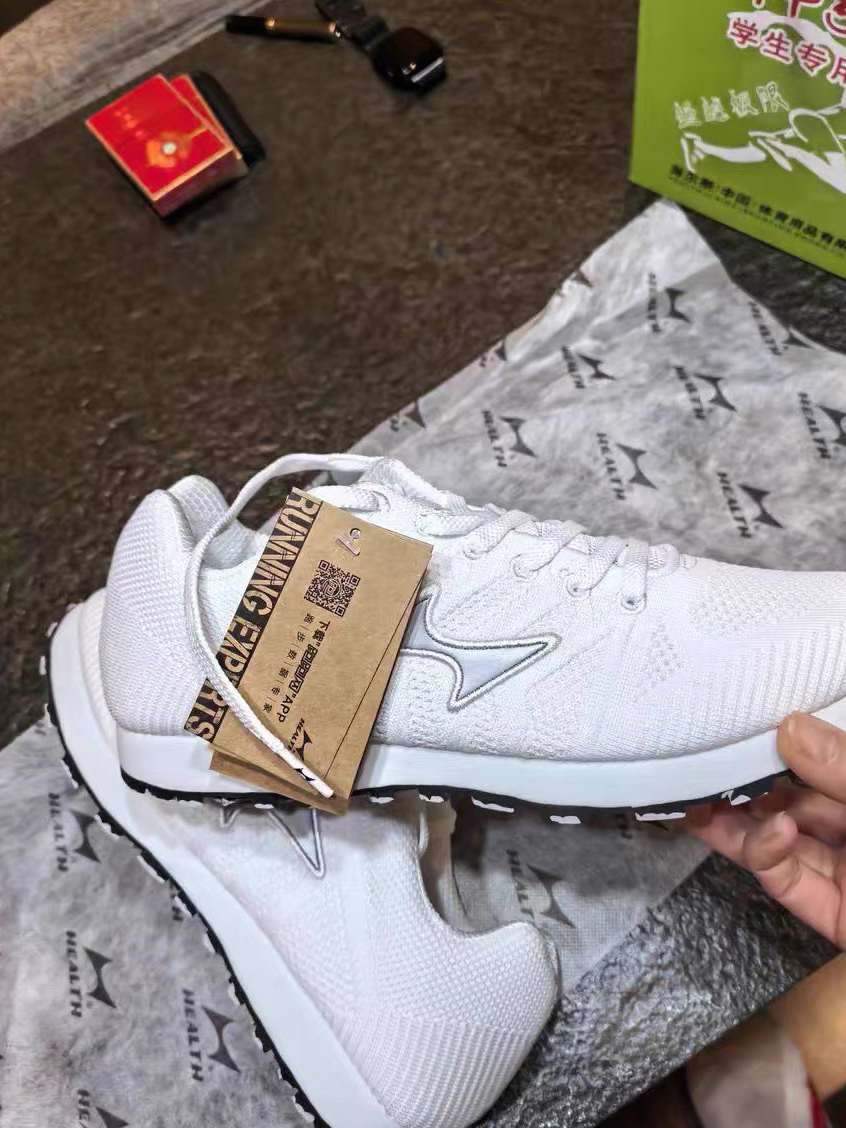 颜值于实力并存的一款跑鞋