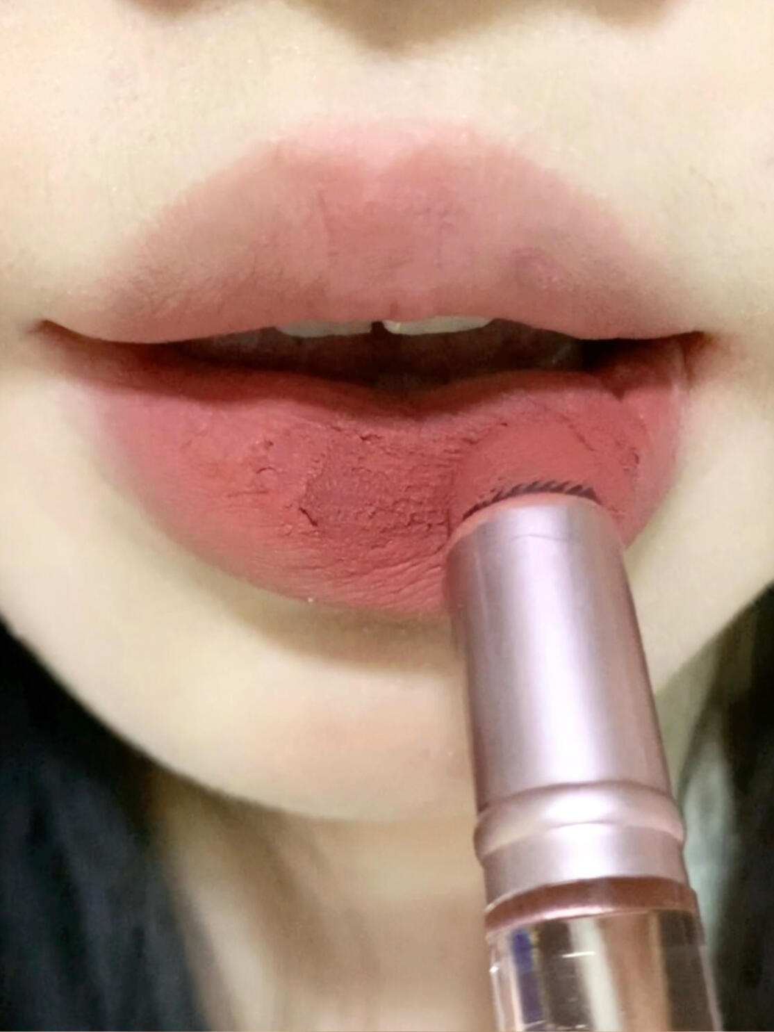 谁懂啊！灰粉豆沙就是早八素颜天菜吧…