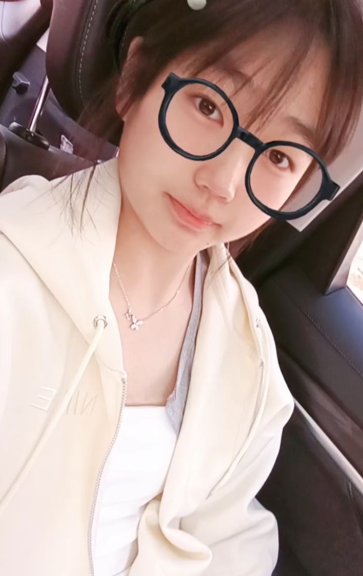 可以买小一码，正常码有点大，质量挺好的，