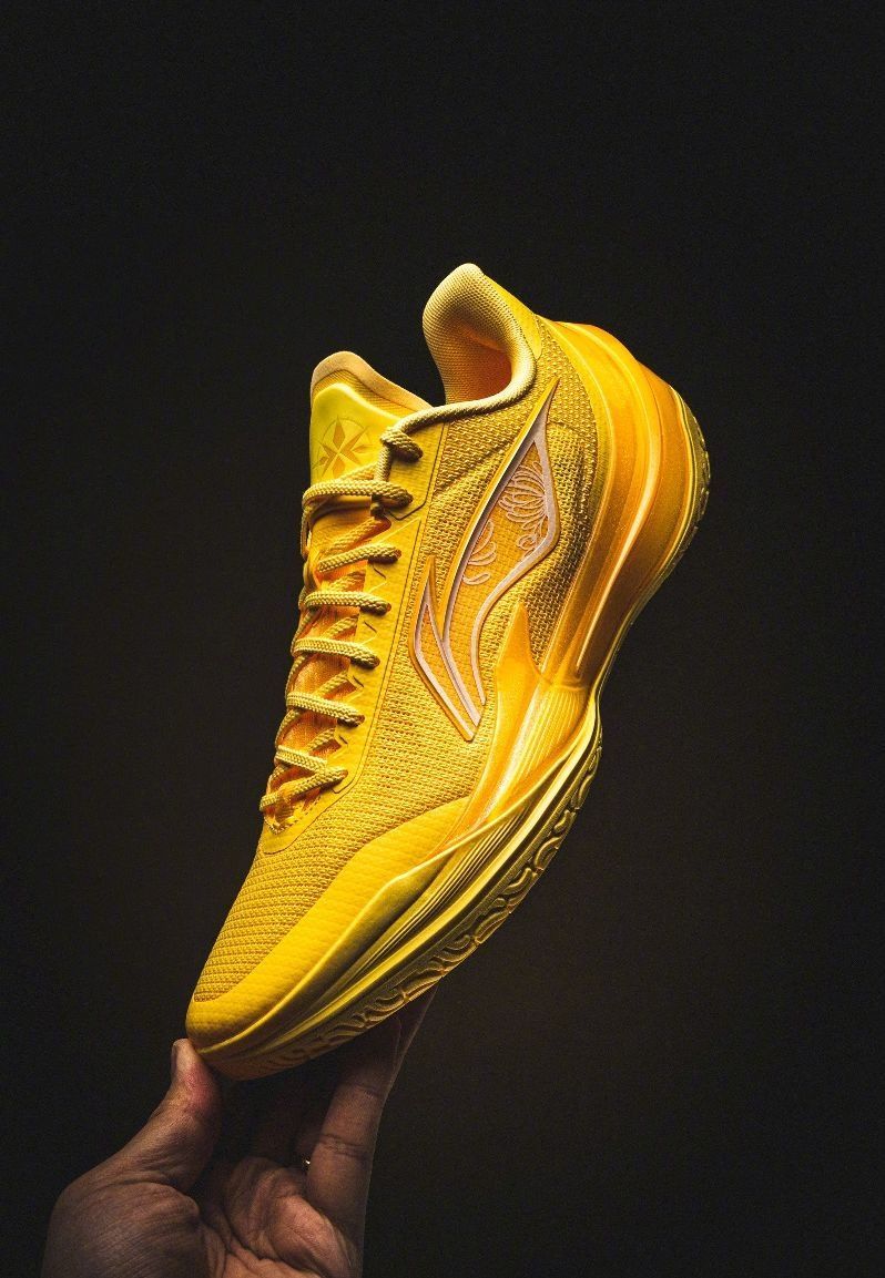 【李宁利刃5V2实战测评：全能战靴再进化】
