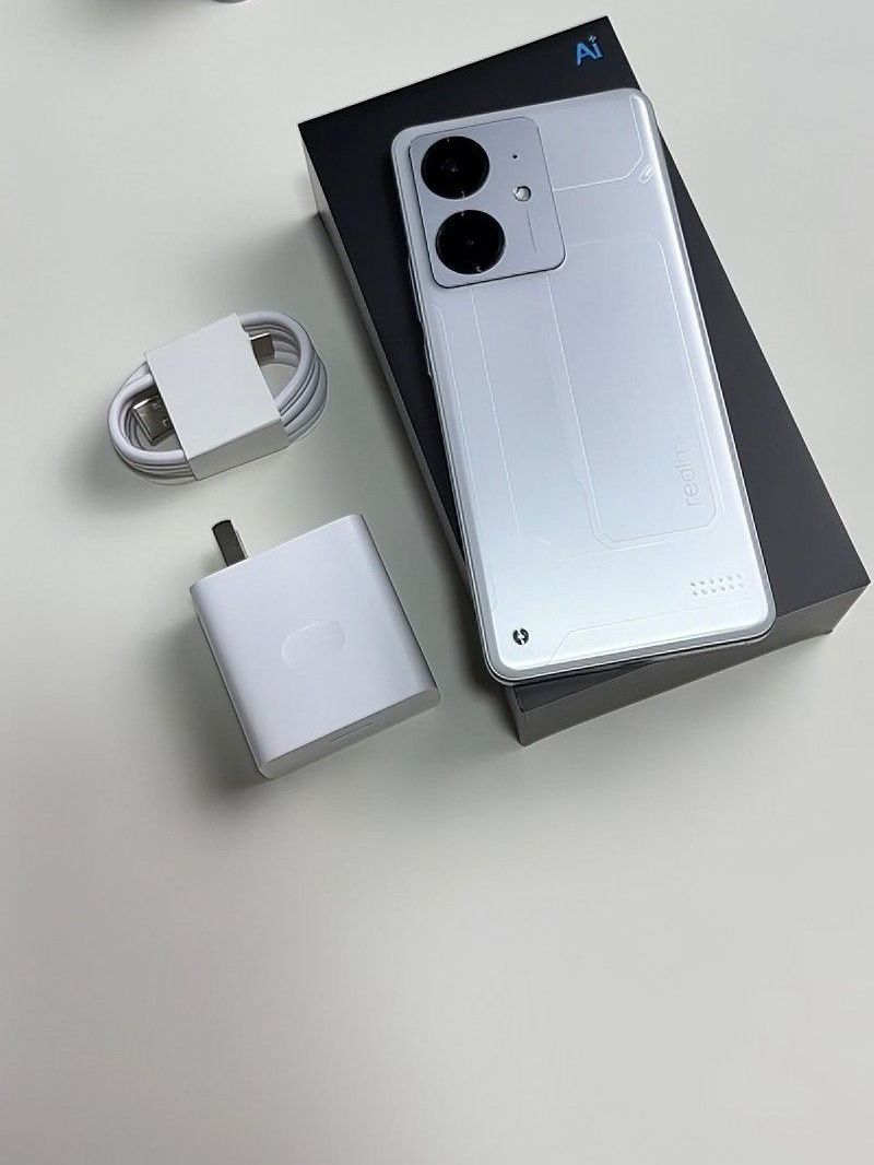 2千档耐用战神：真我 Neo7 SE
