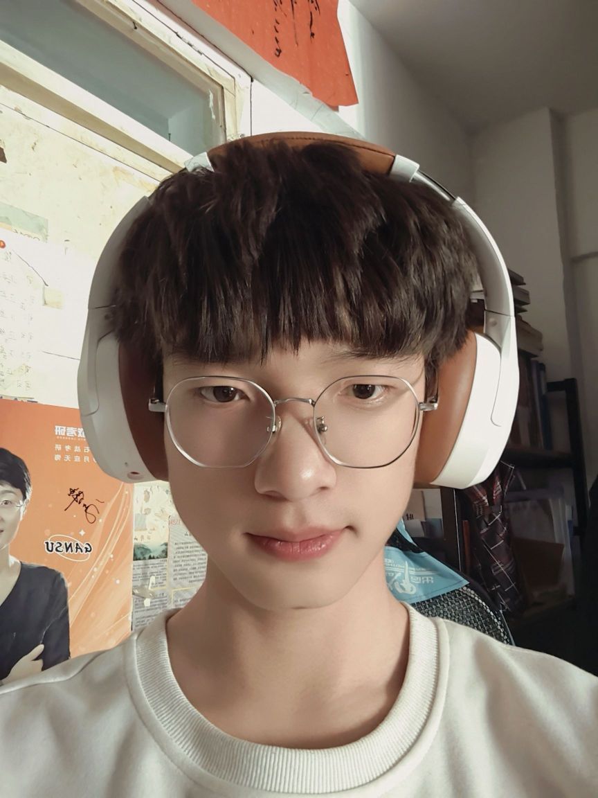 这个耳机降噪效果特别好，并且戴上特别舒适