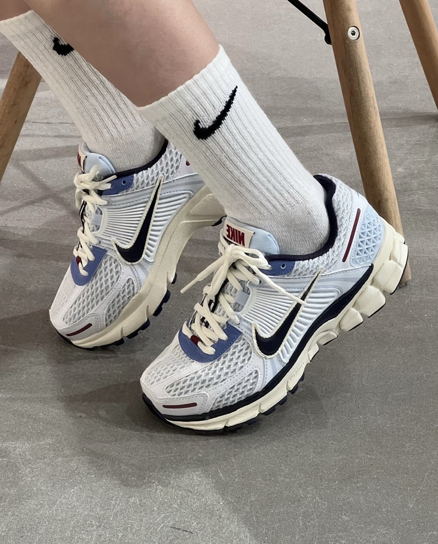 Nike Air Zoom Vomero 5 女款天蓝