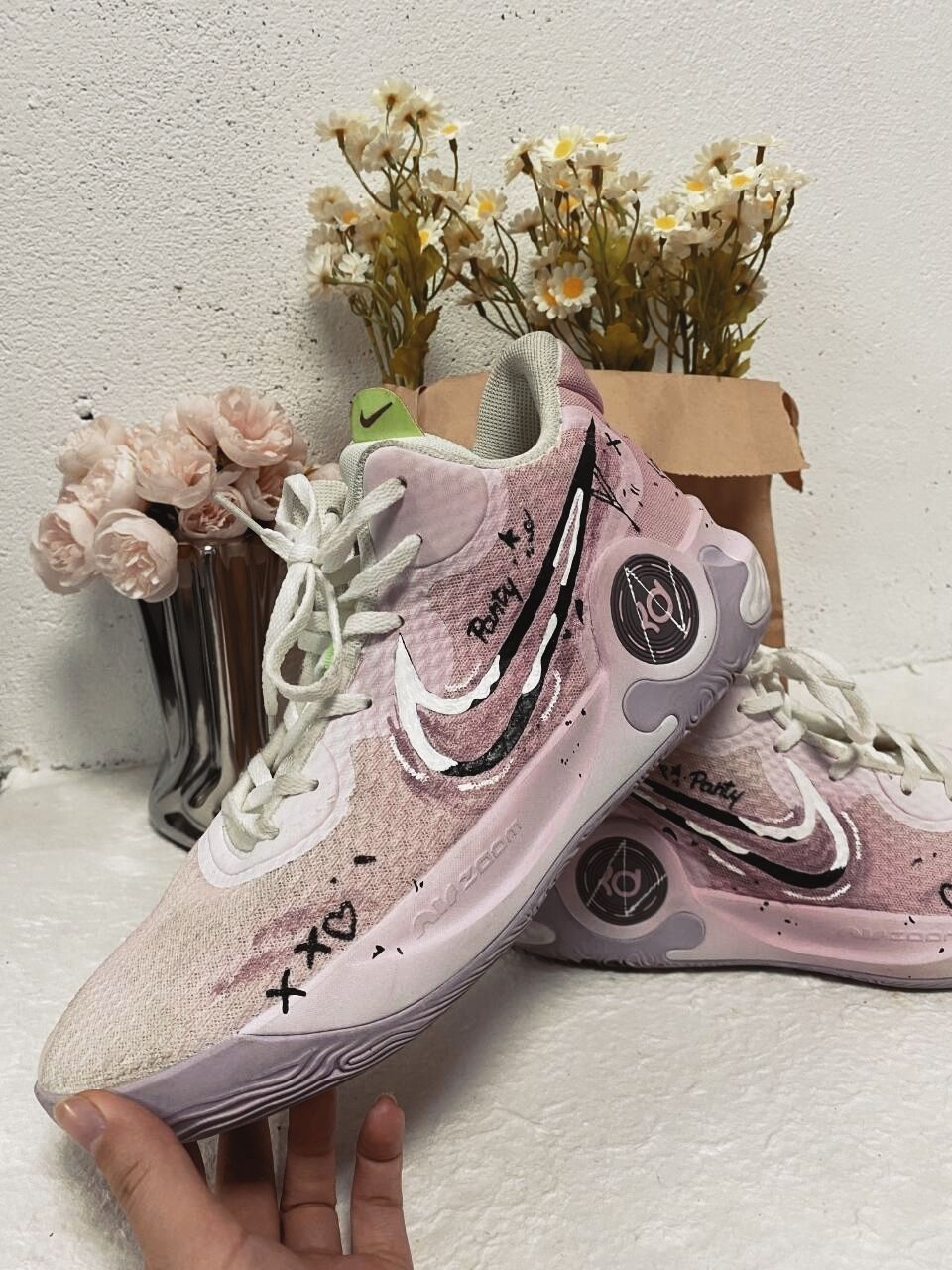 把「粉色情书」穿在脚上！这双Nike彩蛋多到挖不完
