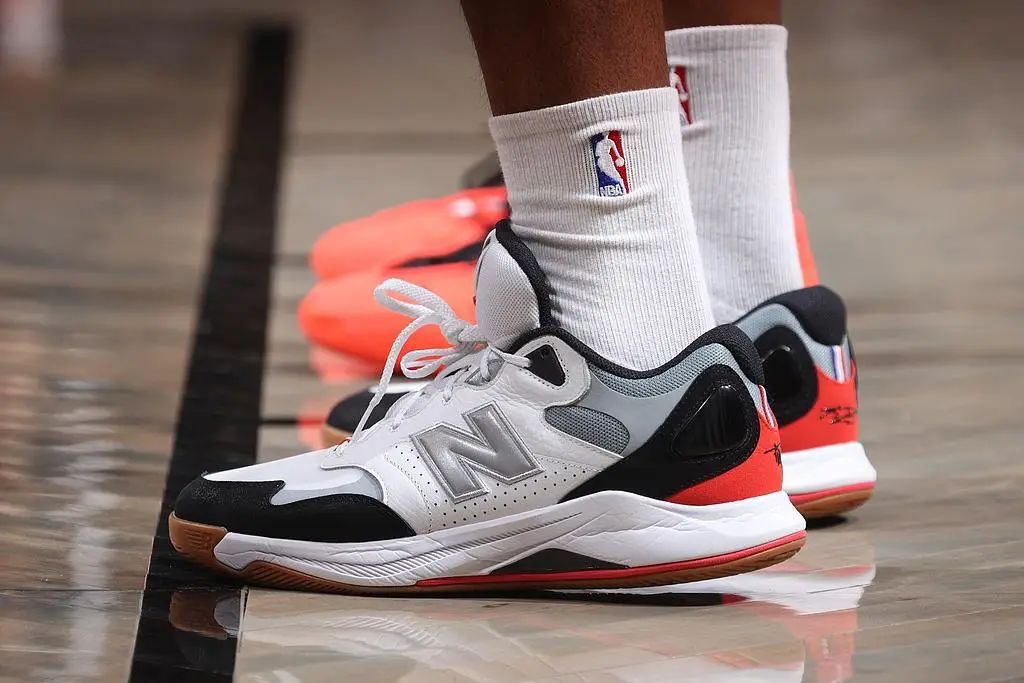 【🏀New Balance Kawhi4 上脚即封神！这才是球场统治者的终极武器！🔥】