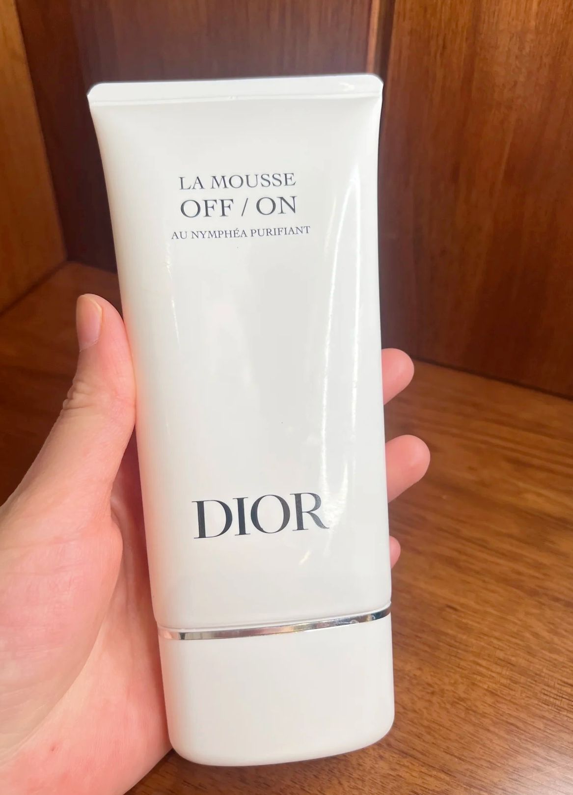 清洁保湿稳稳的！Dior睡莲洗面奶